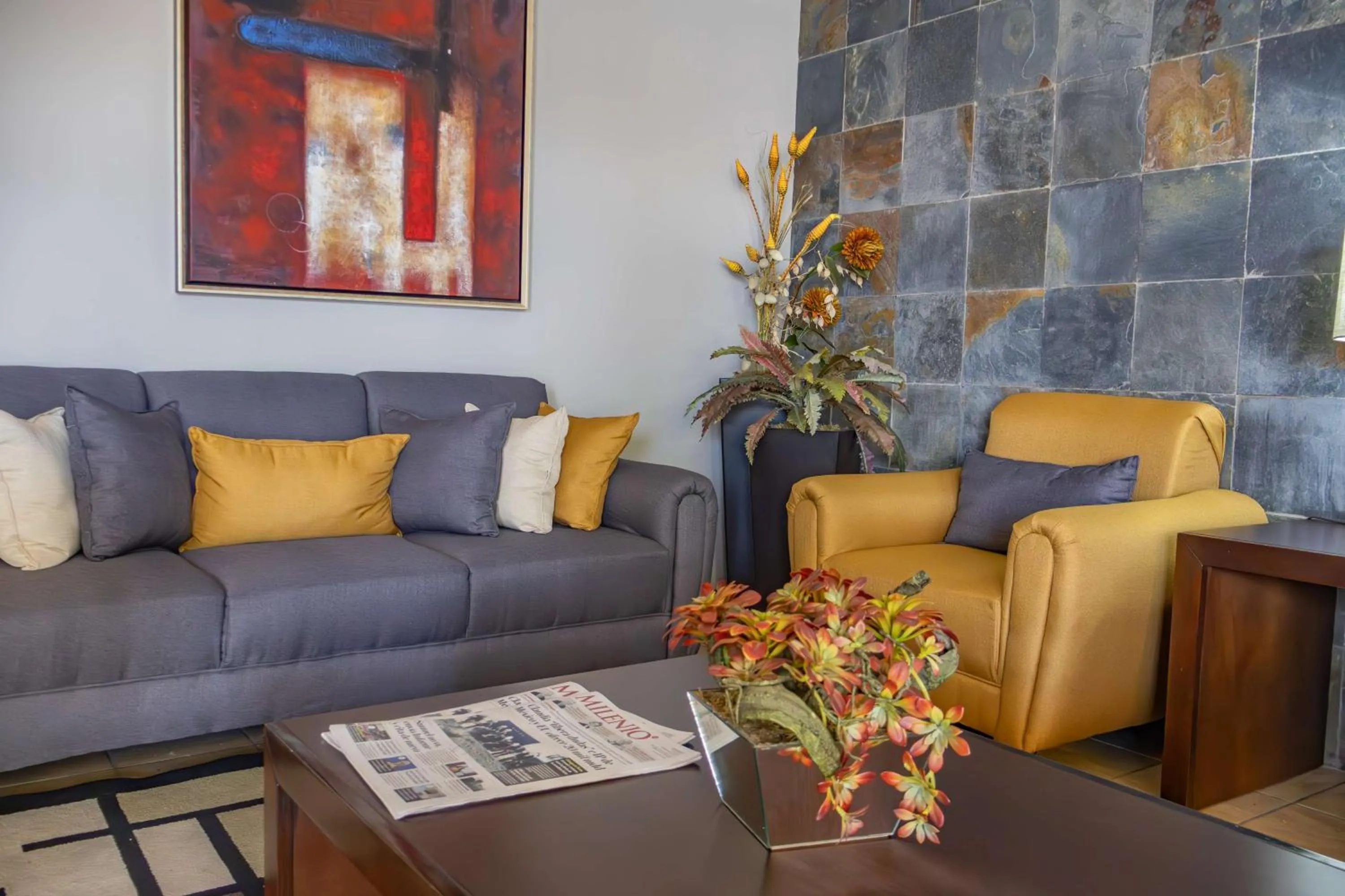 Lobby or reception in Best Western PLUS Monterrey Airport