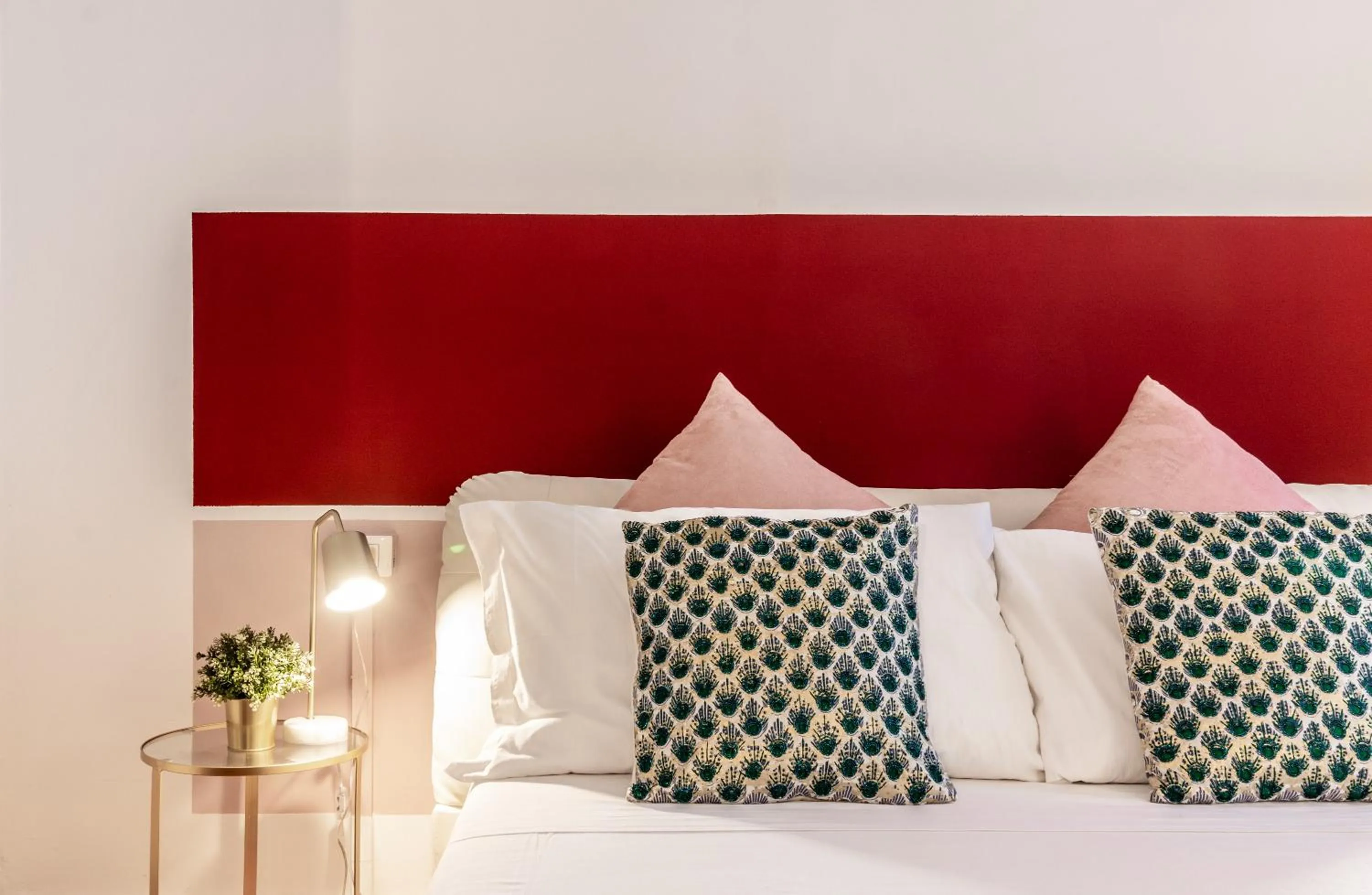 Bed in Wine Apartments Florence Ansonica