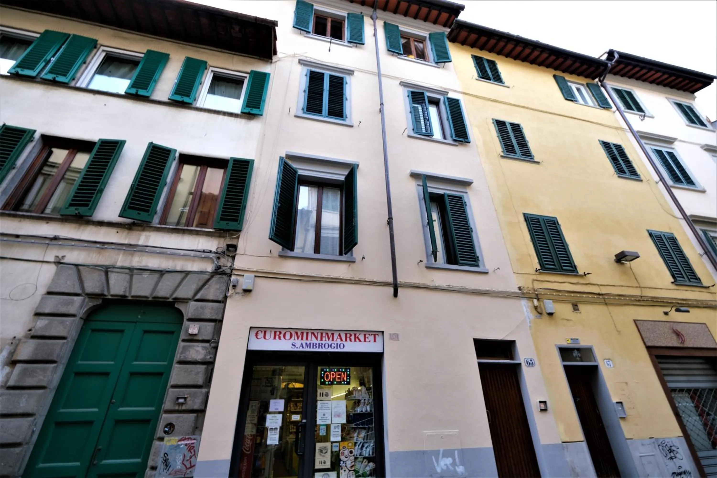 Property building in Wine Apartments Florence Ansonica