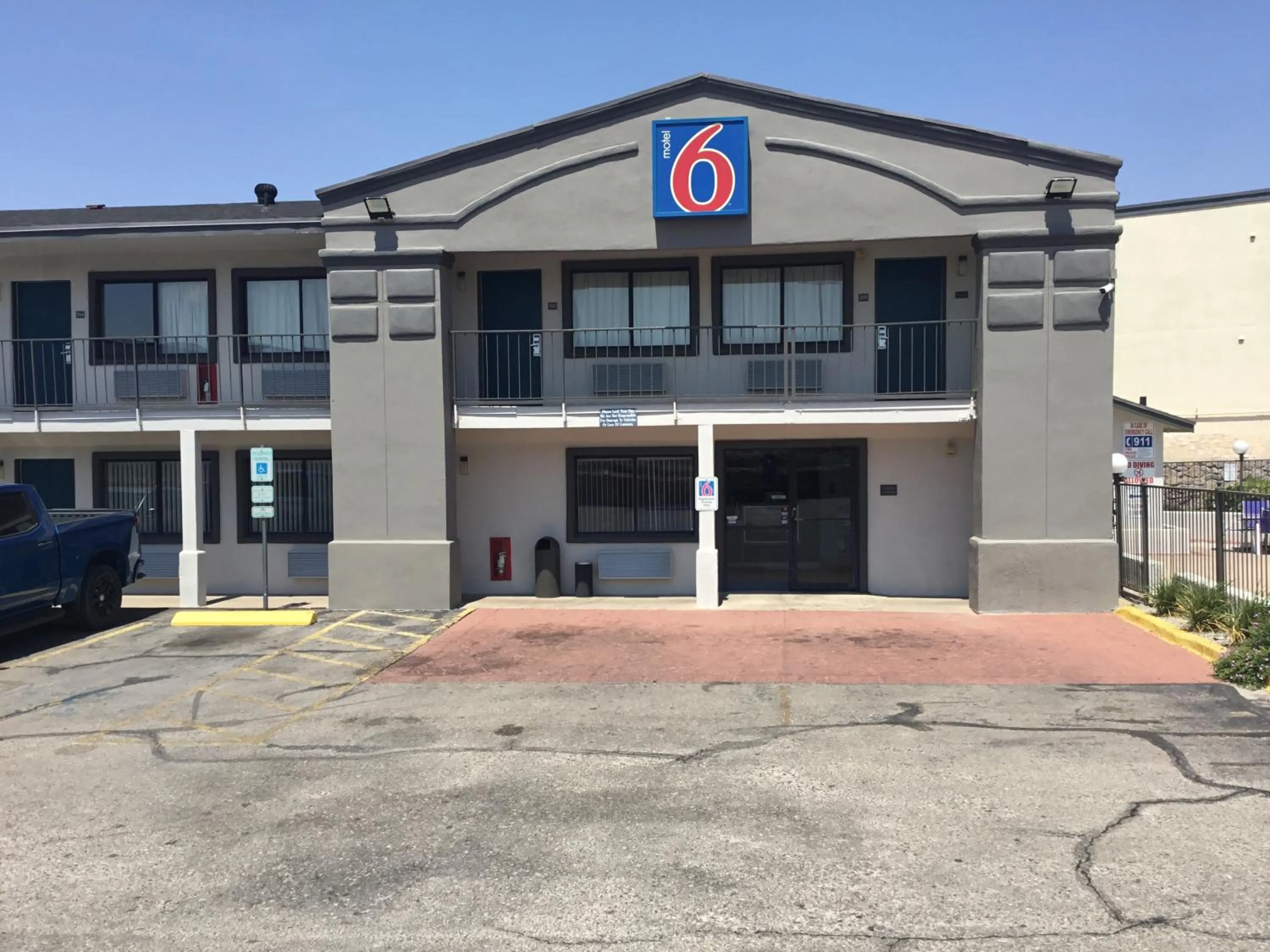Property building in Motel 6-El Paso, TX - West