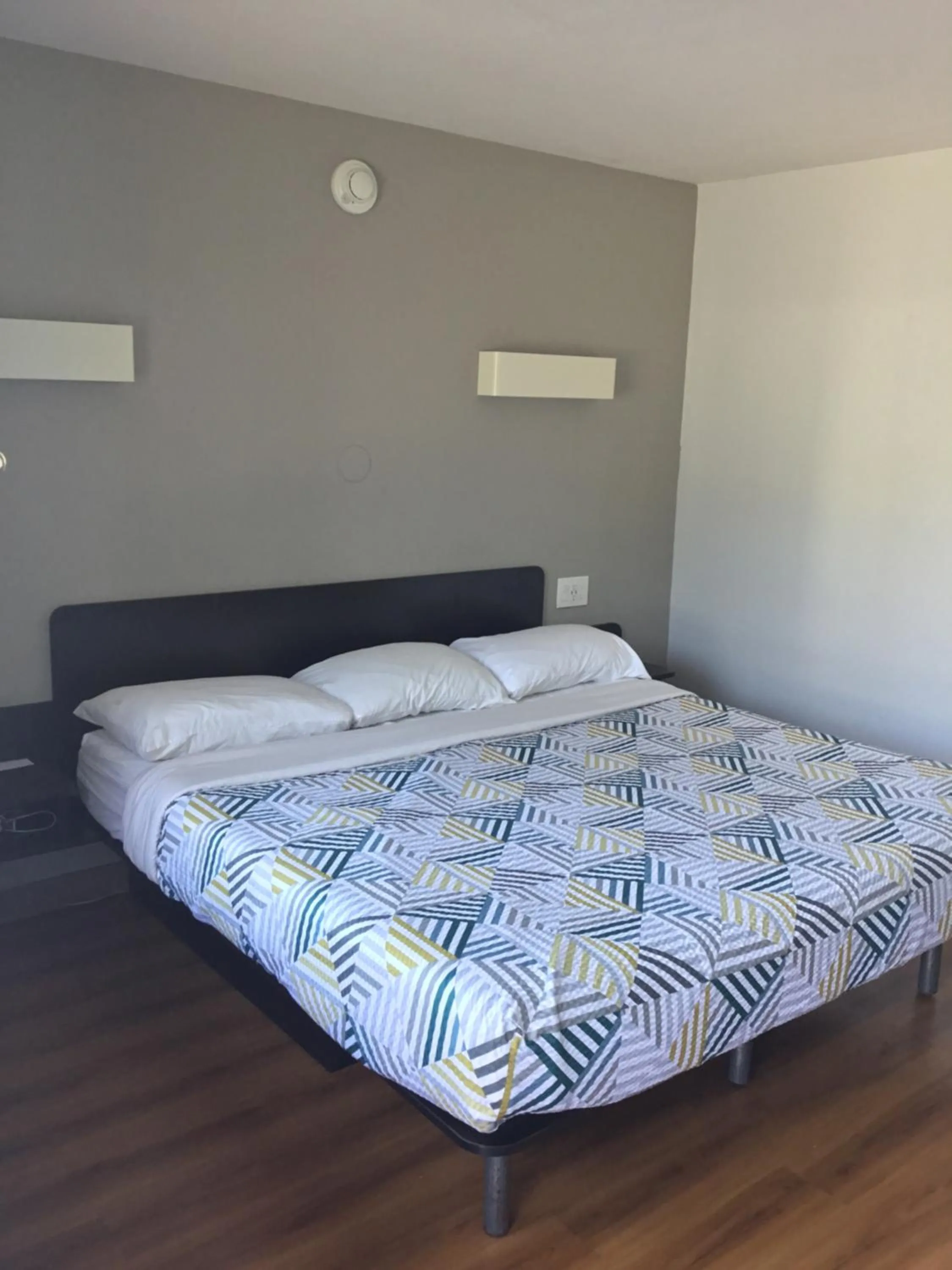 Bed in Motel 6-El Paso, TX - West