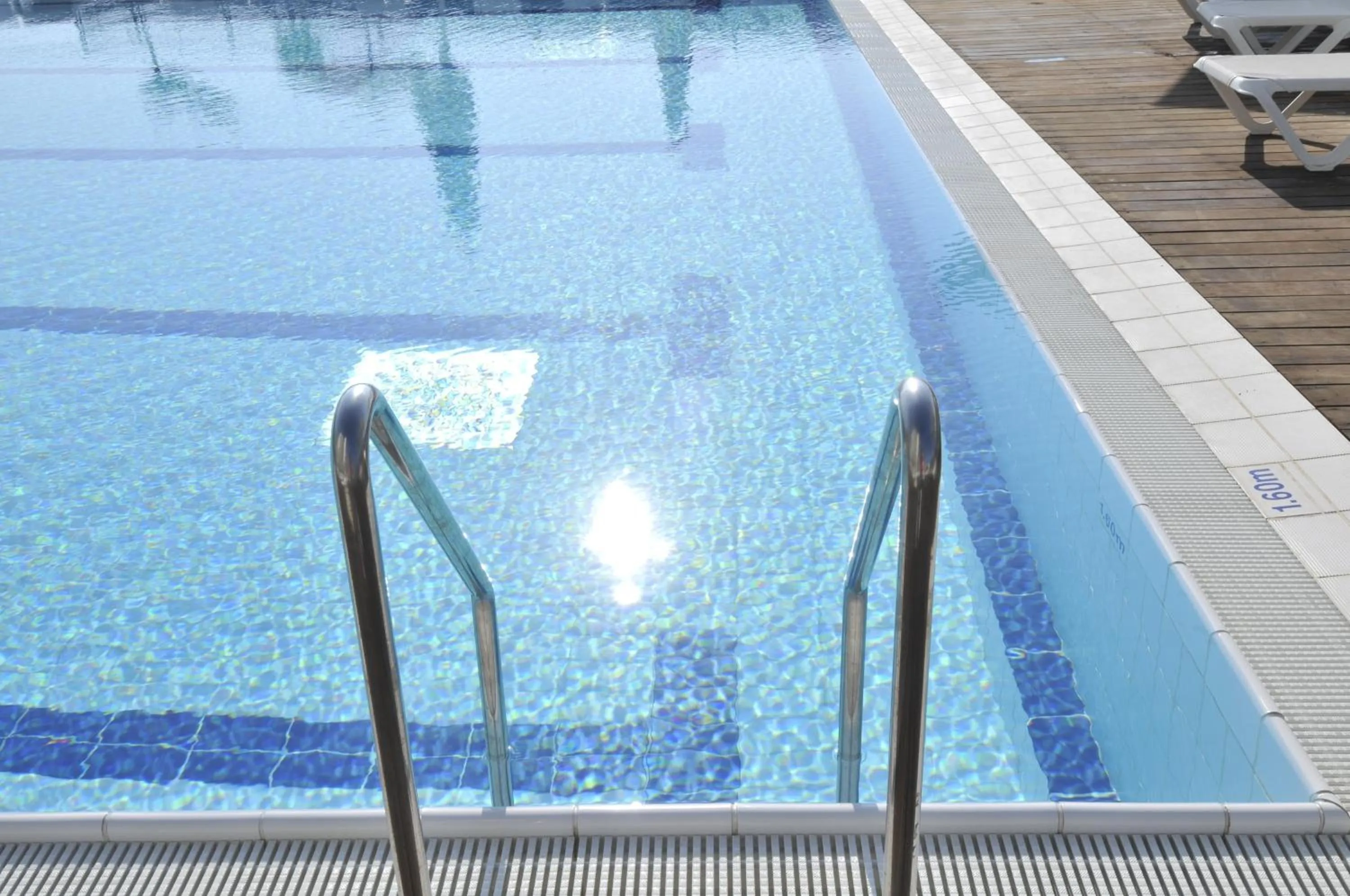Swimming pool in West Tel Aviv- All Suites Hotel By The Sea
