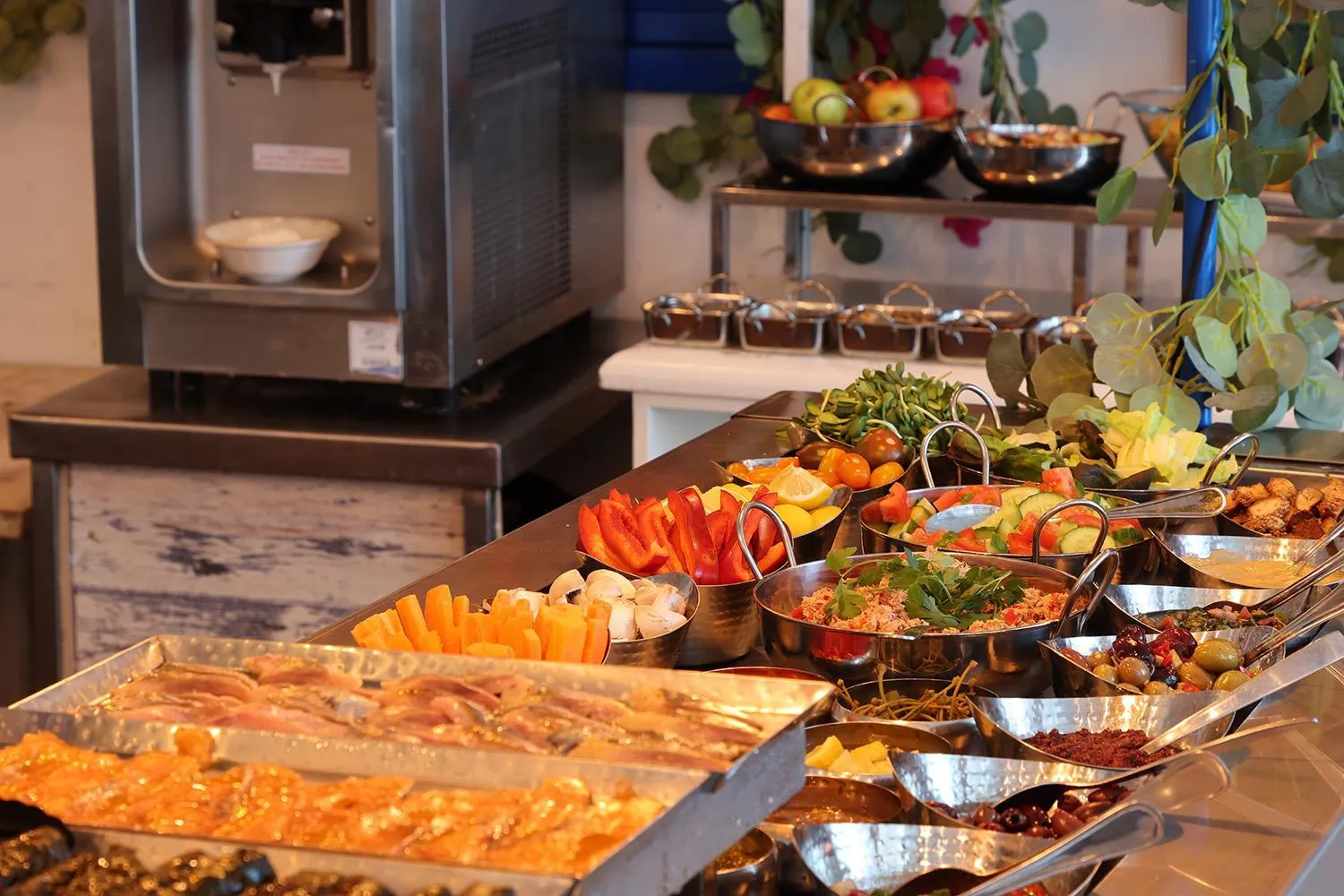 Restaurant/places to eat in West Tel Aviv- All Suites Hotel By The Sea