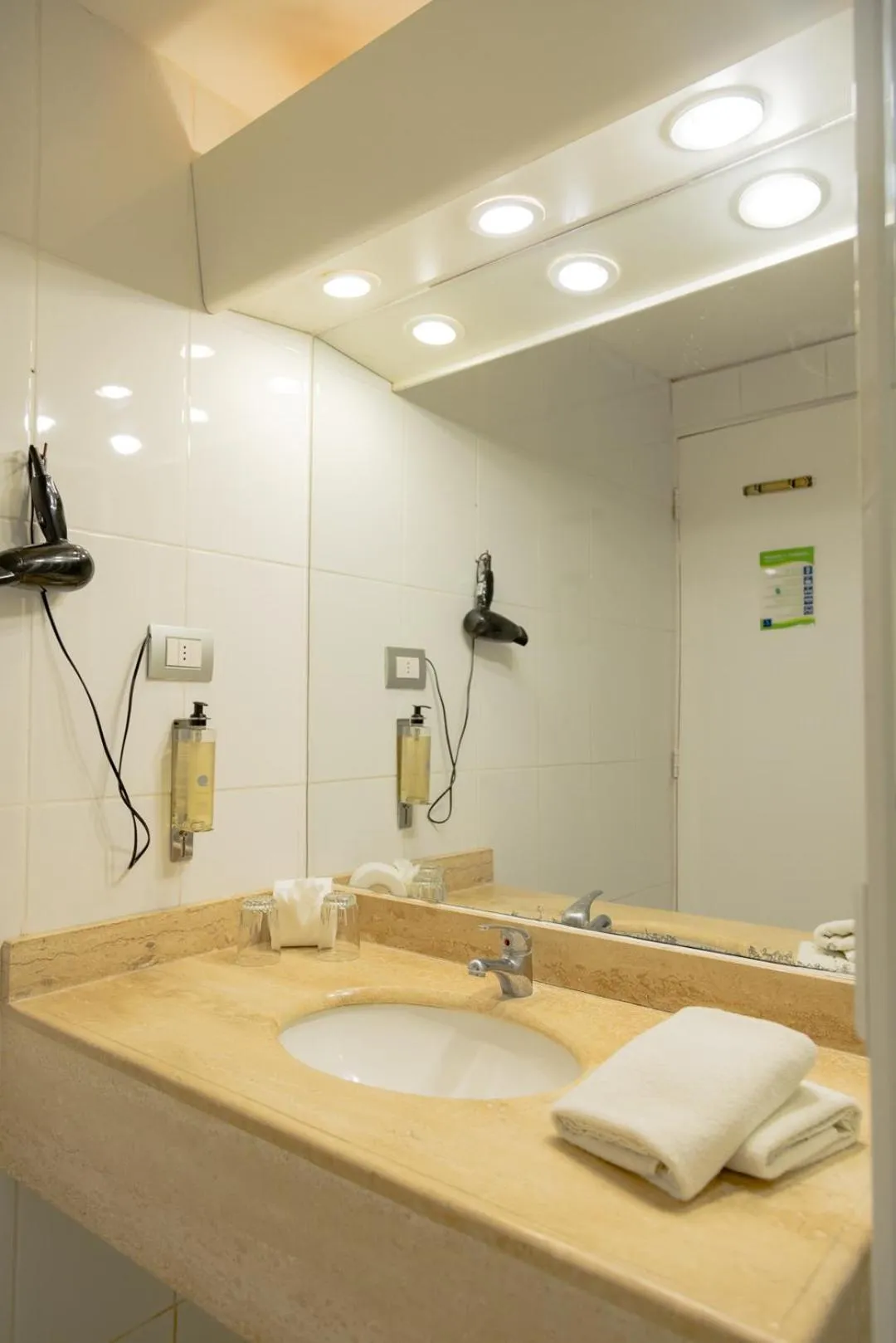 Bathroom in Panamericana Hotel Arica