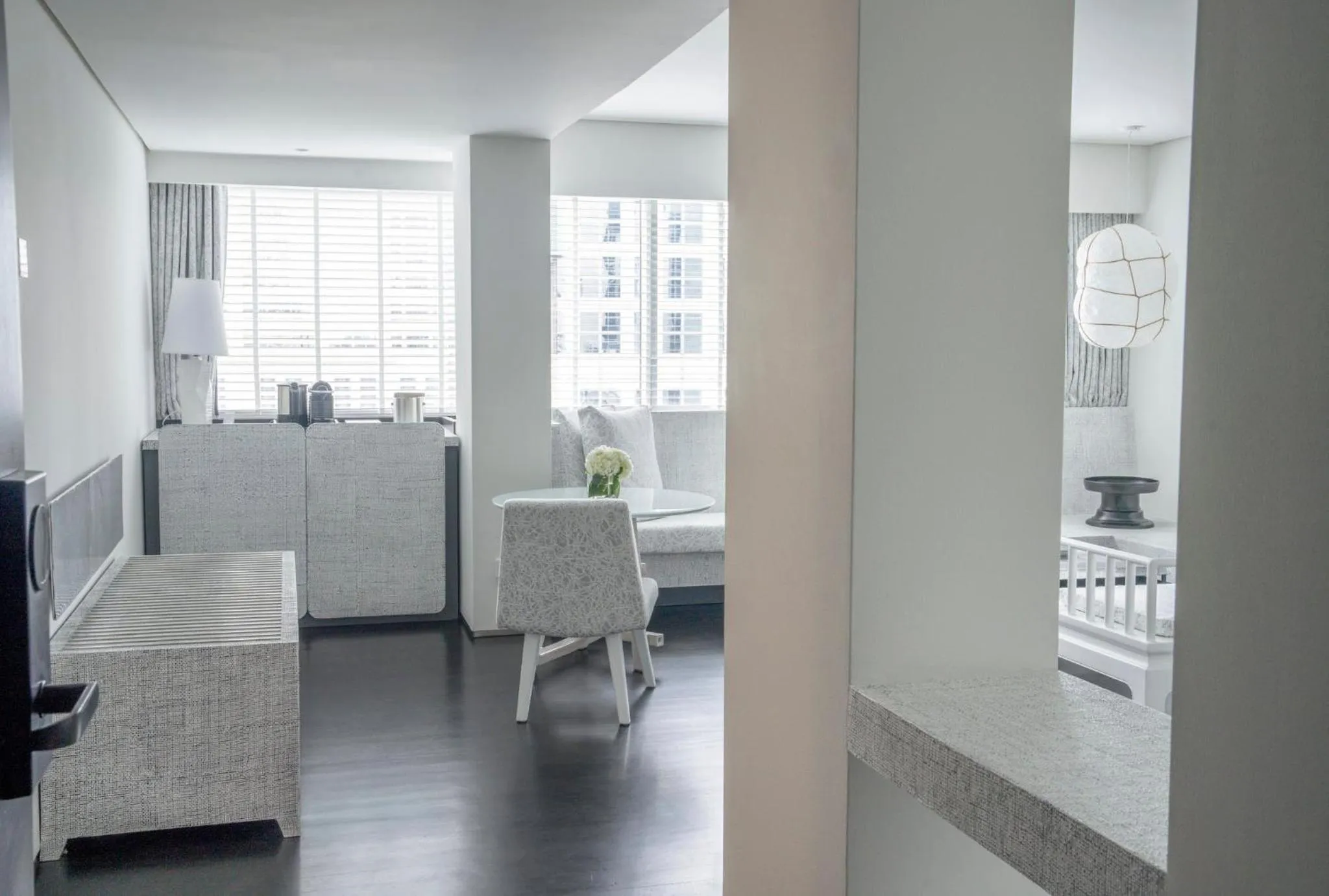 Photo of the whole room, Bed in COMO Metropolitan Bangkok