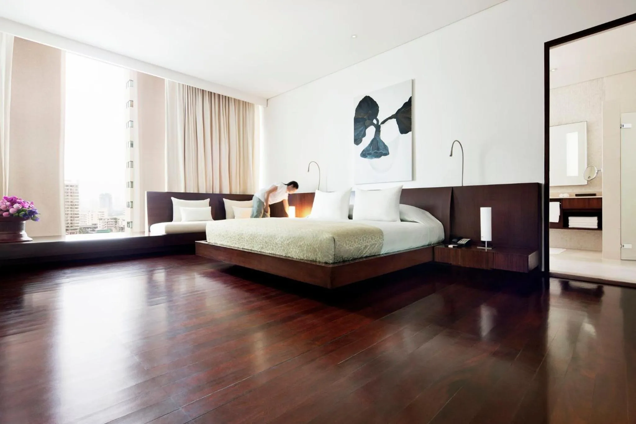 Photo of the whole room, Bed in COMO Metropolitan Bangkok