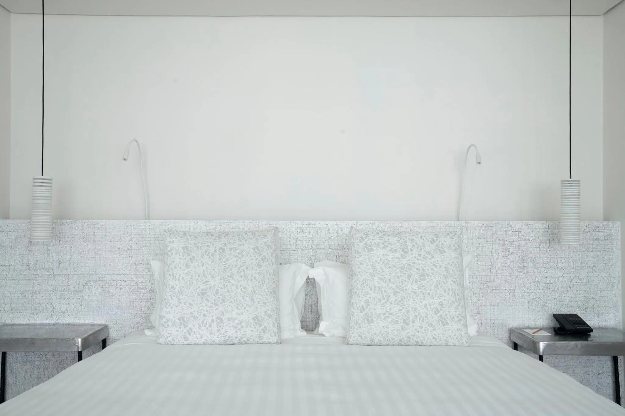 Photo of the whole room, Bed in COMO Metropolitan Bangkok