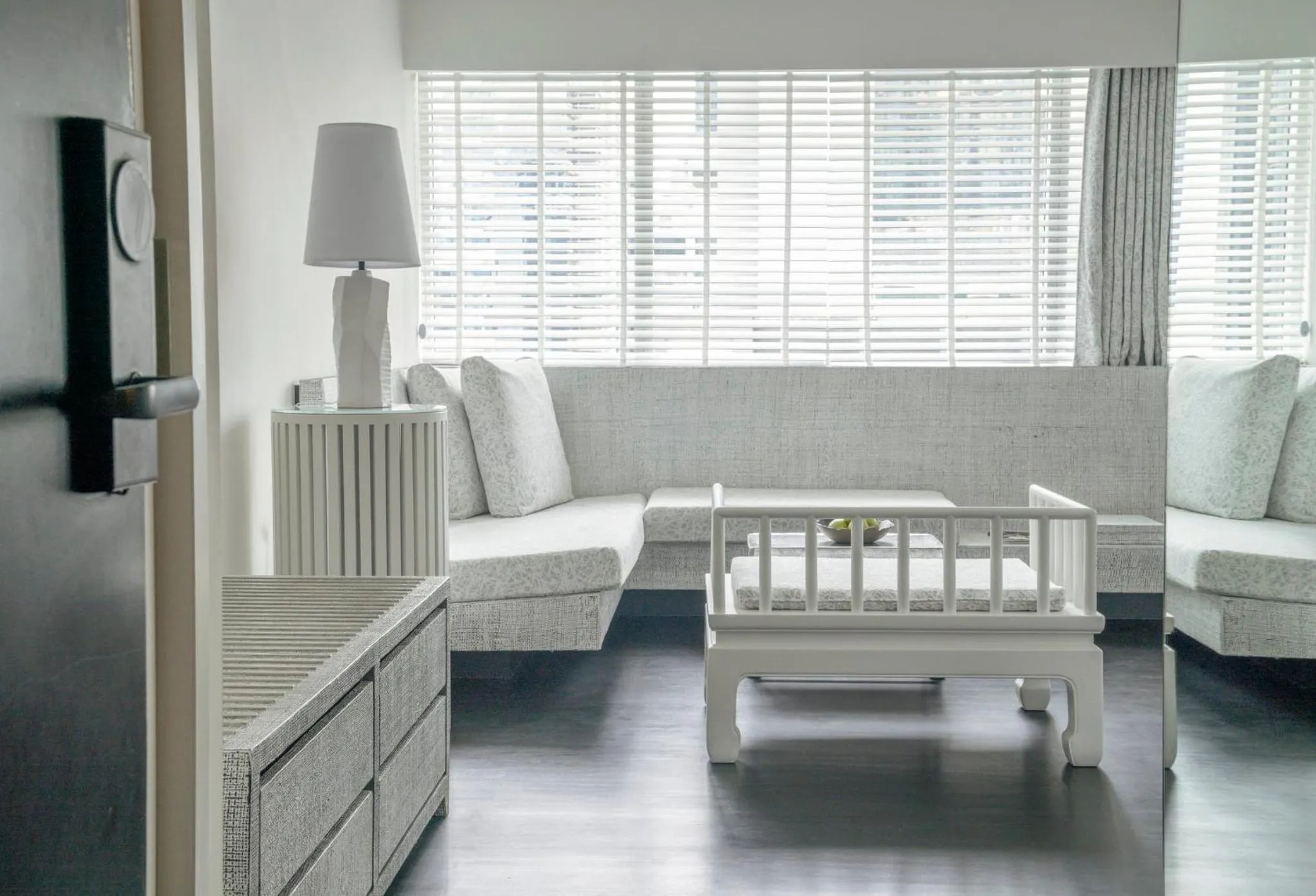 Photo of the whole room in COMO Metropolitan Bangkok