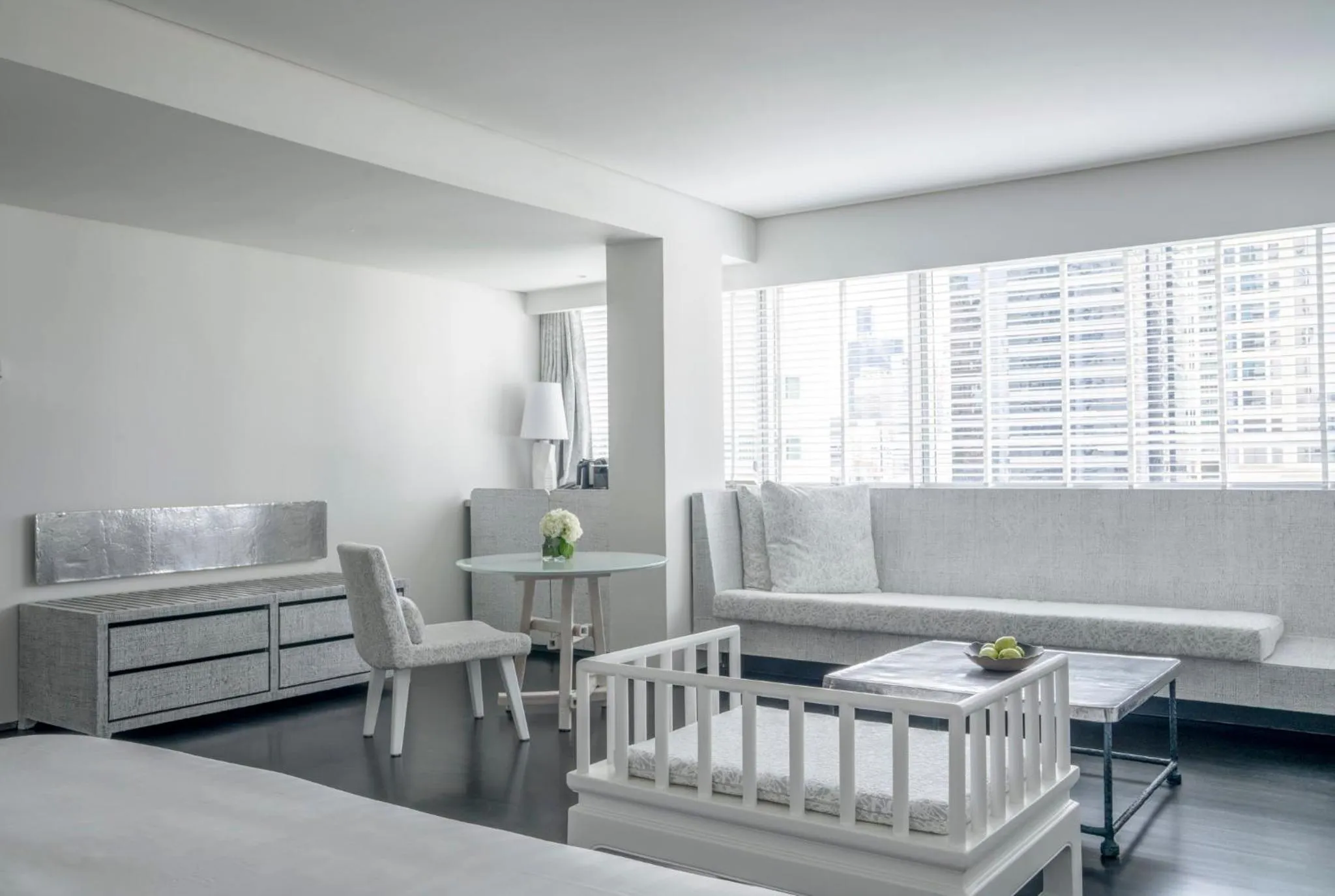 Photo of the whole room, Bed in COMO Metropolitan Bangkok