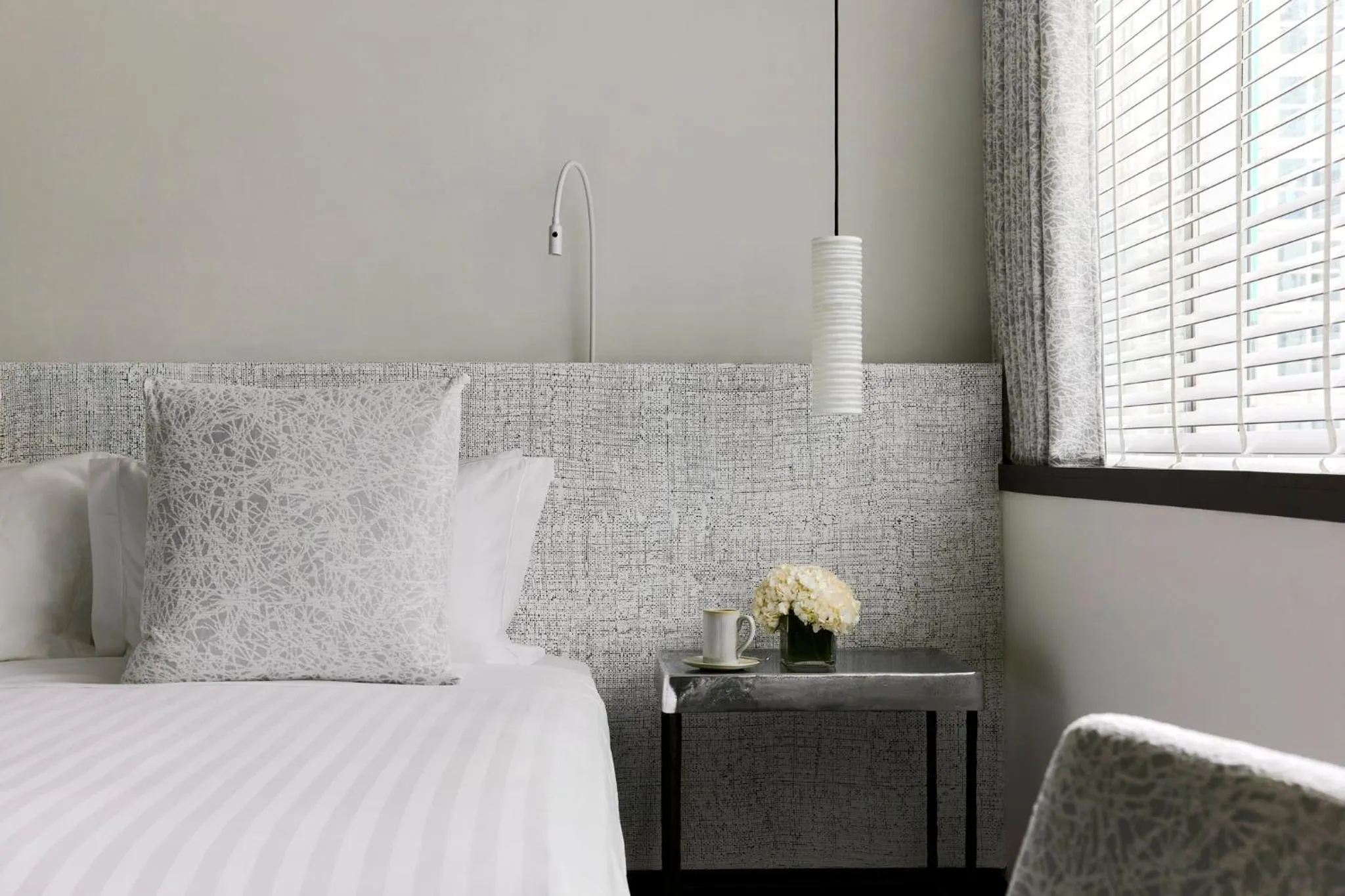 Photo of the whole room, Bed in COMO Metropolitan Bangkok