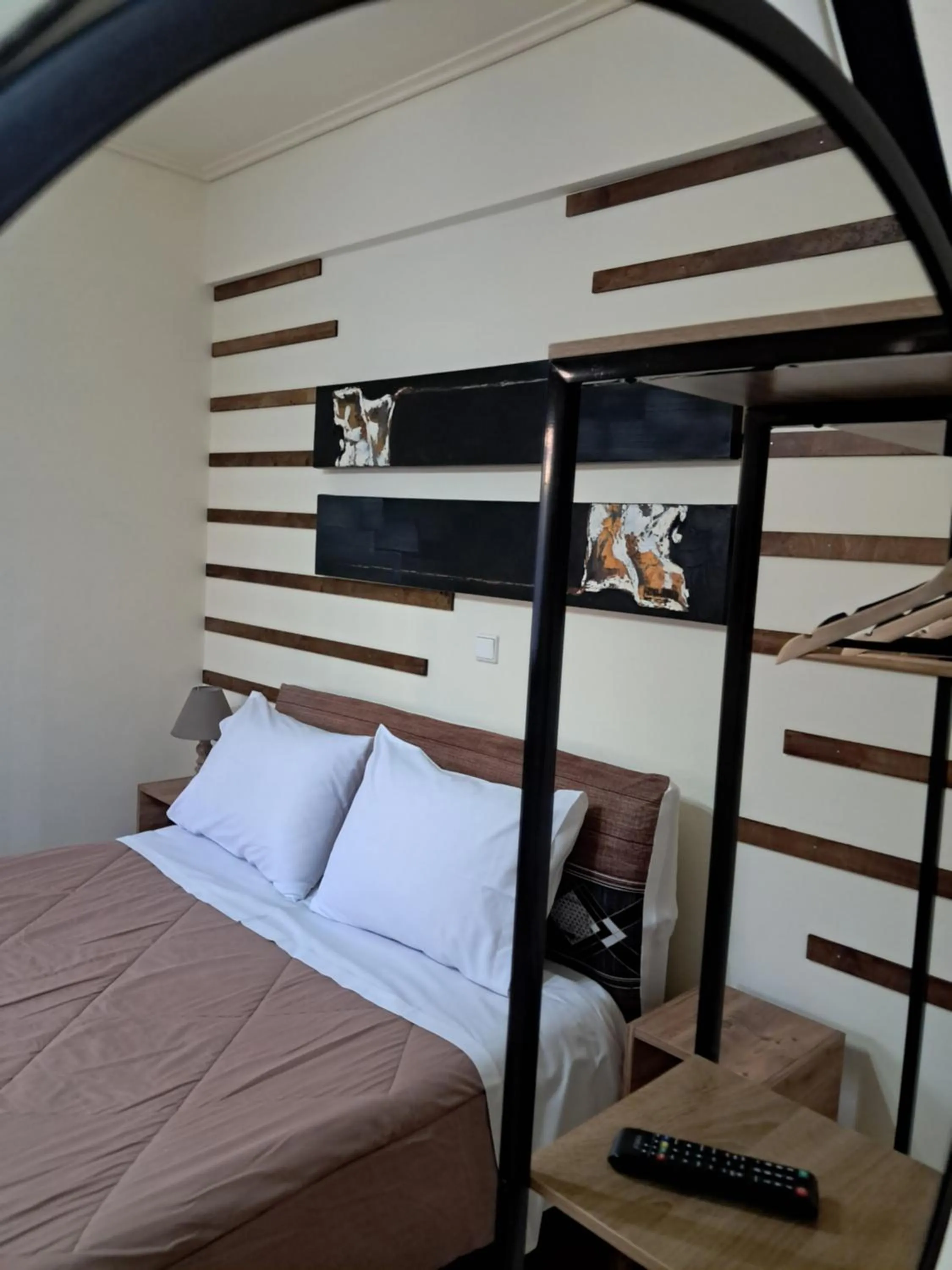 Bedroom, Bed in Enastron