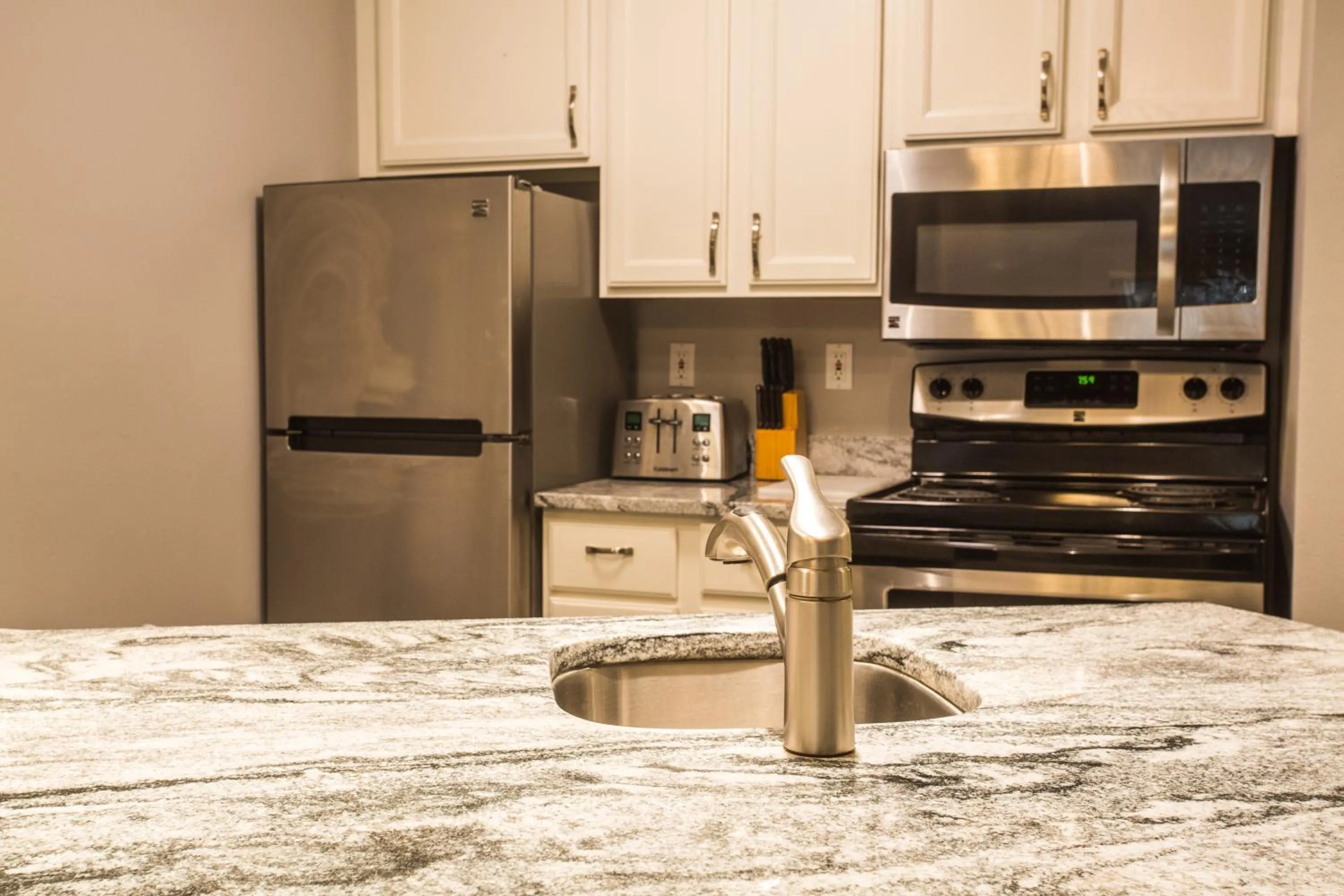 Kitchen or kitchenette in The Cove of Lake Geneva