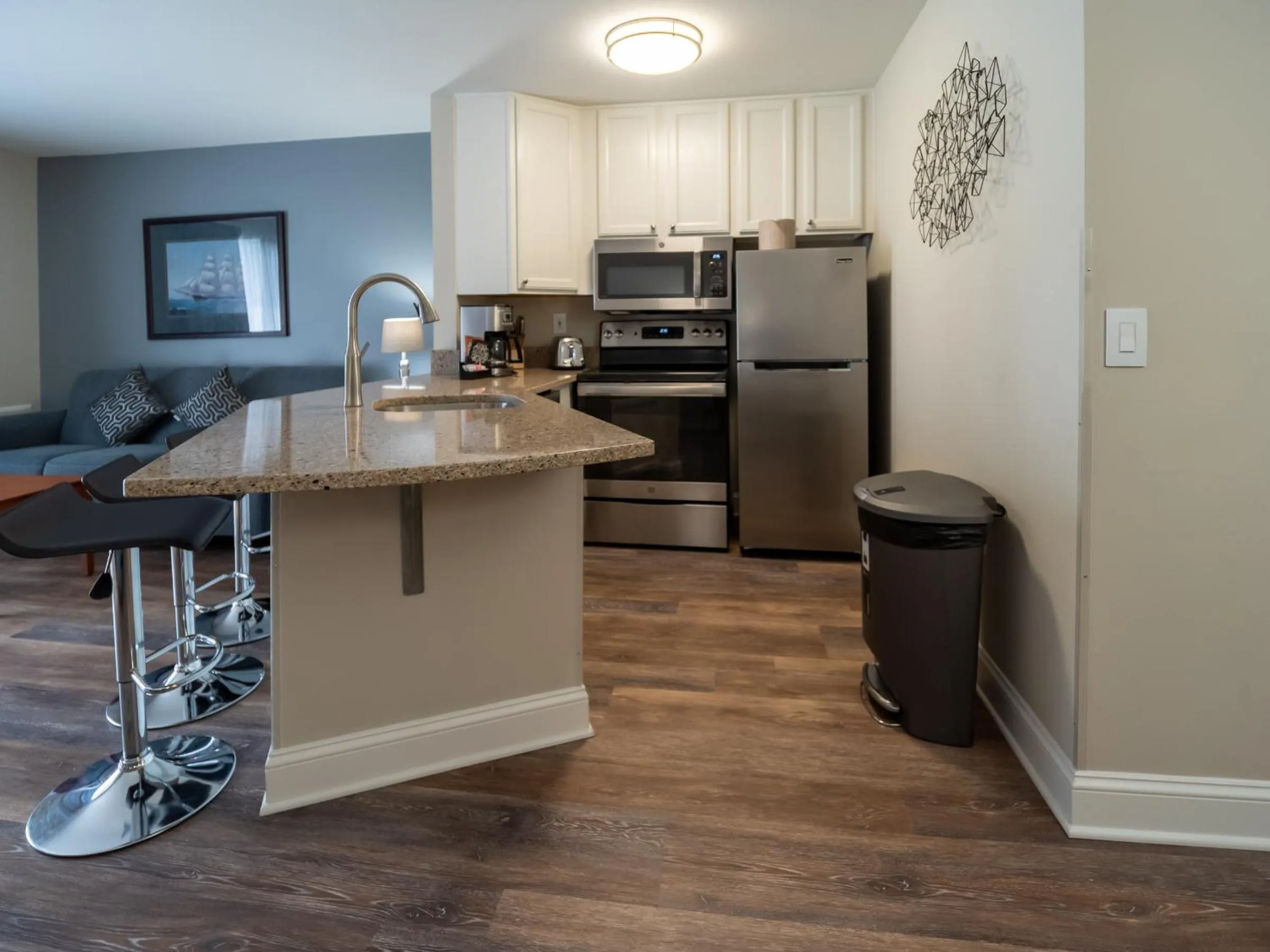 Kitchen or kitchenette in The Cove of Lake Geneva