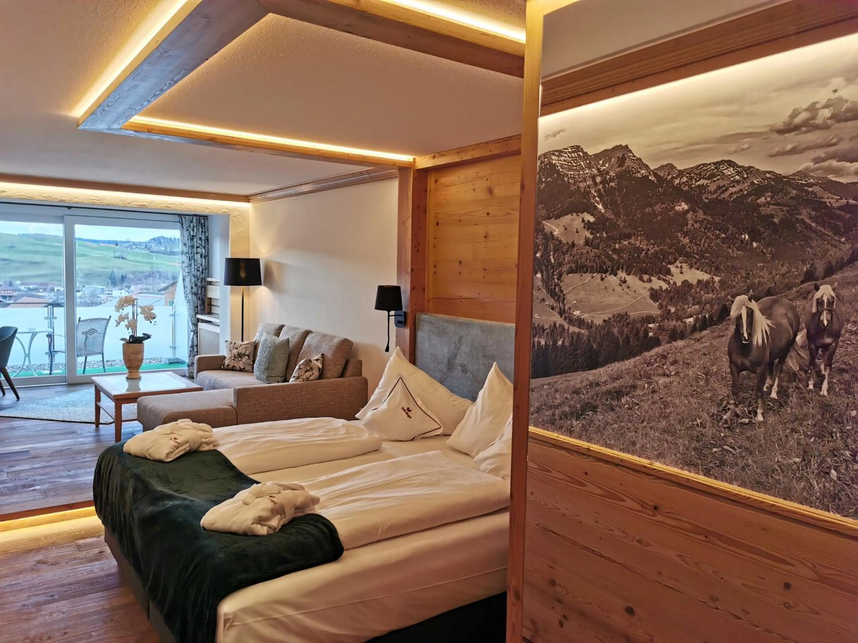 Photo of the whole room, Bed in Dein Engel