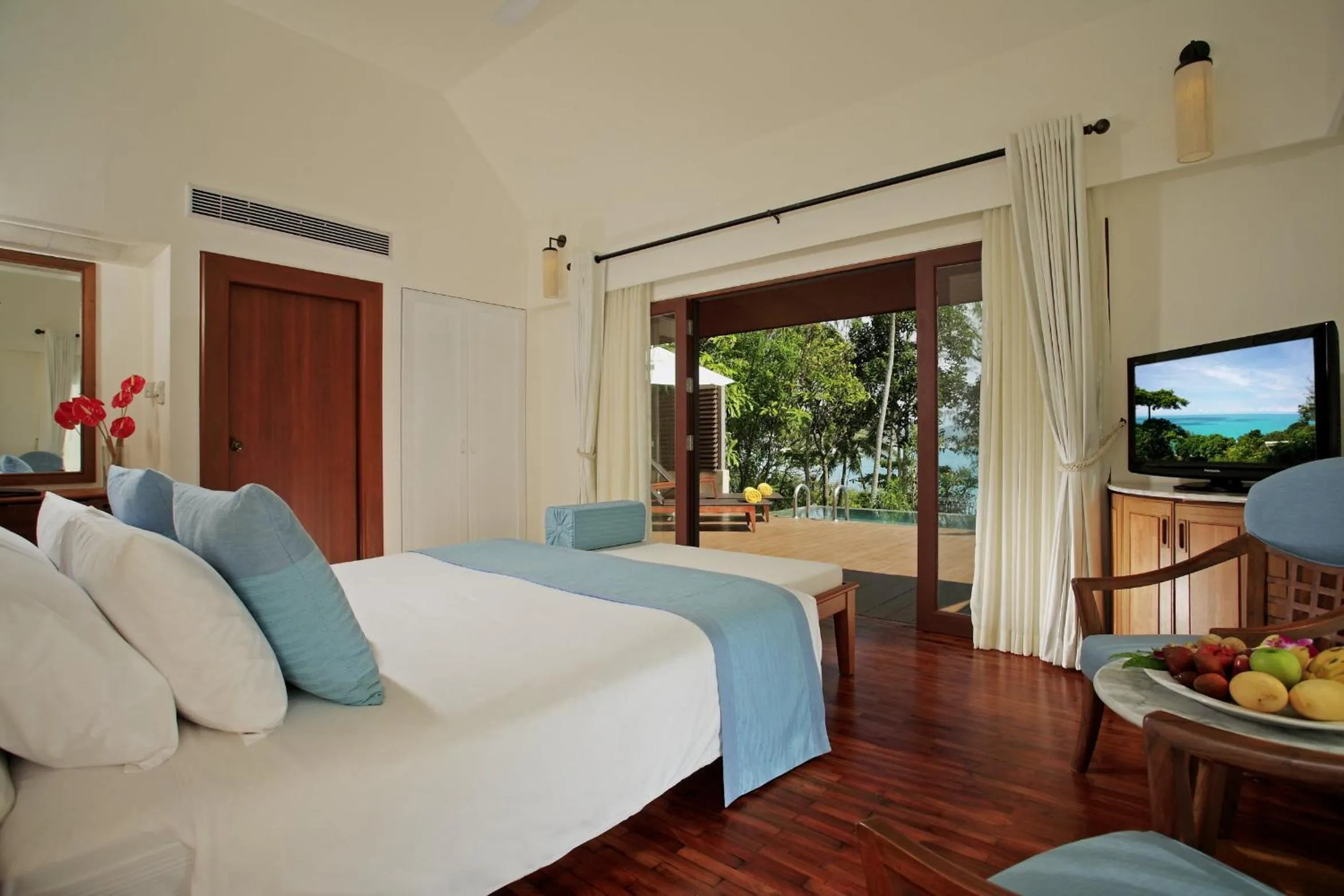 Photo of the whole room in Centara Villas Phuket