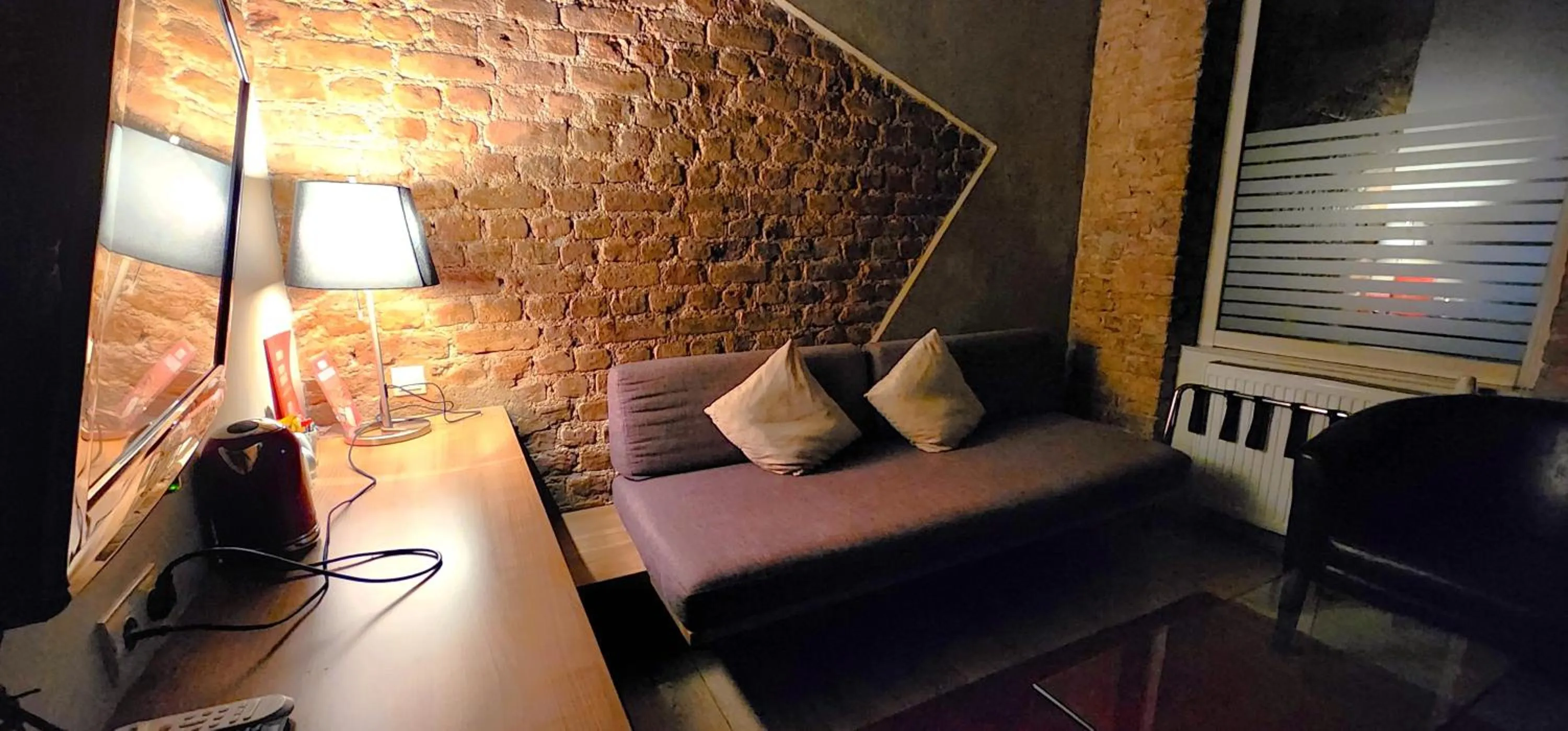 TV and multimedia in Taksim Galata Tower, Rooms Galata Historical Hotel