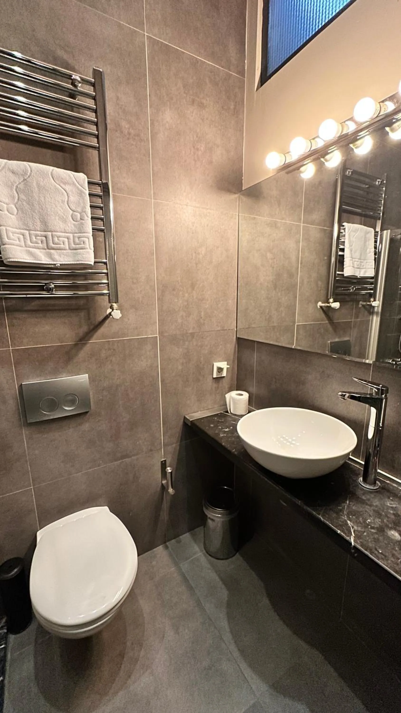 Toilet in Taksim Galata Tower, Rooms Galata Historical Hotel