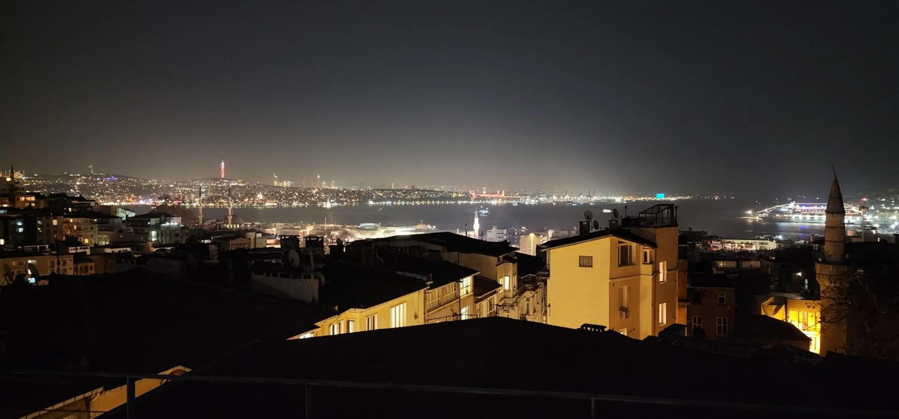 Night in Taksim Galata Tower, Rooms Galata Historical Hotel