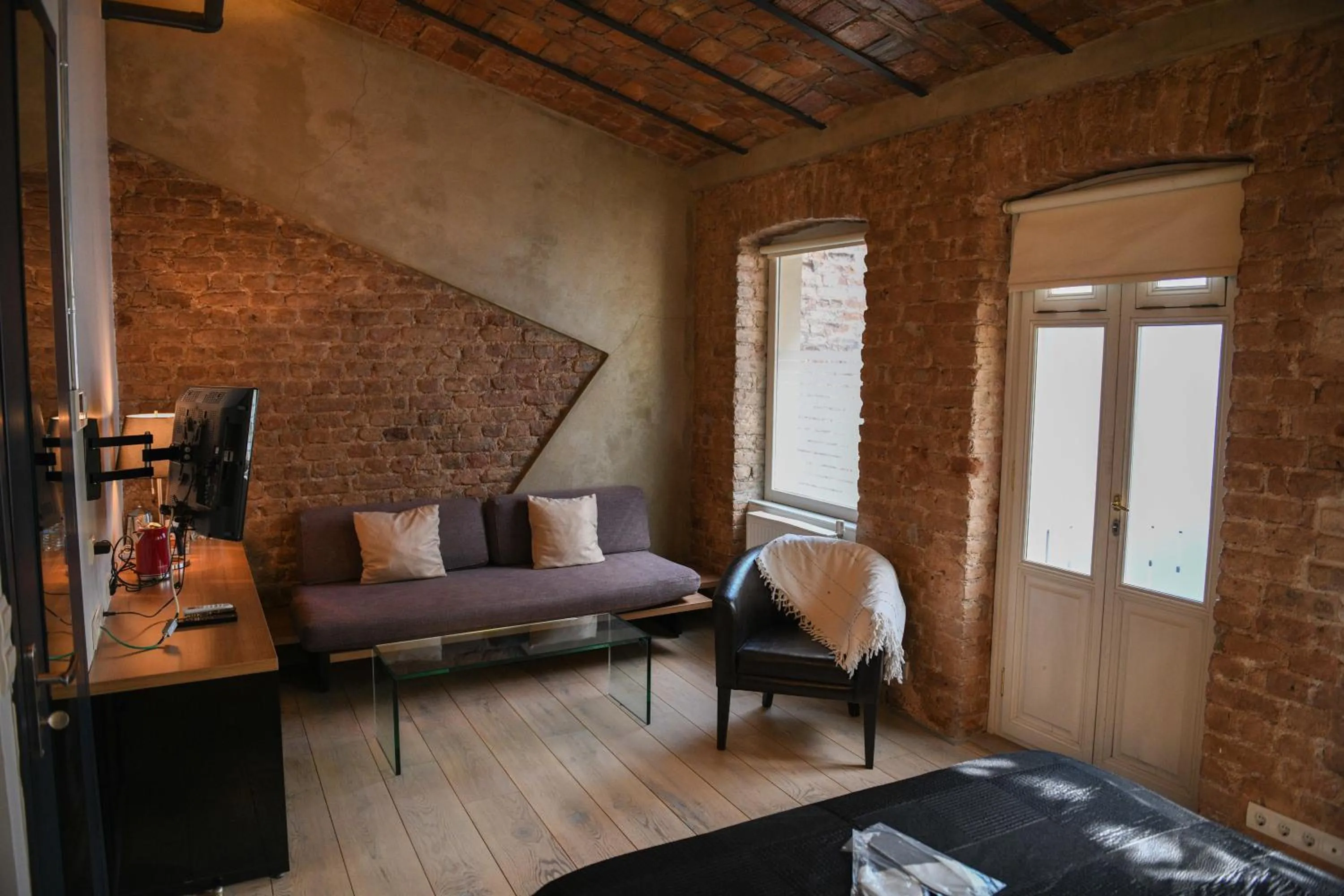 Living room, Bed in Taksim Galata Tower, Rooms Galata Historical Hotel