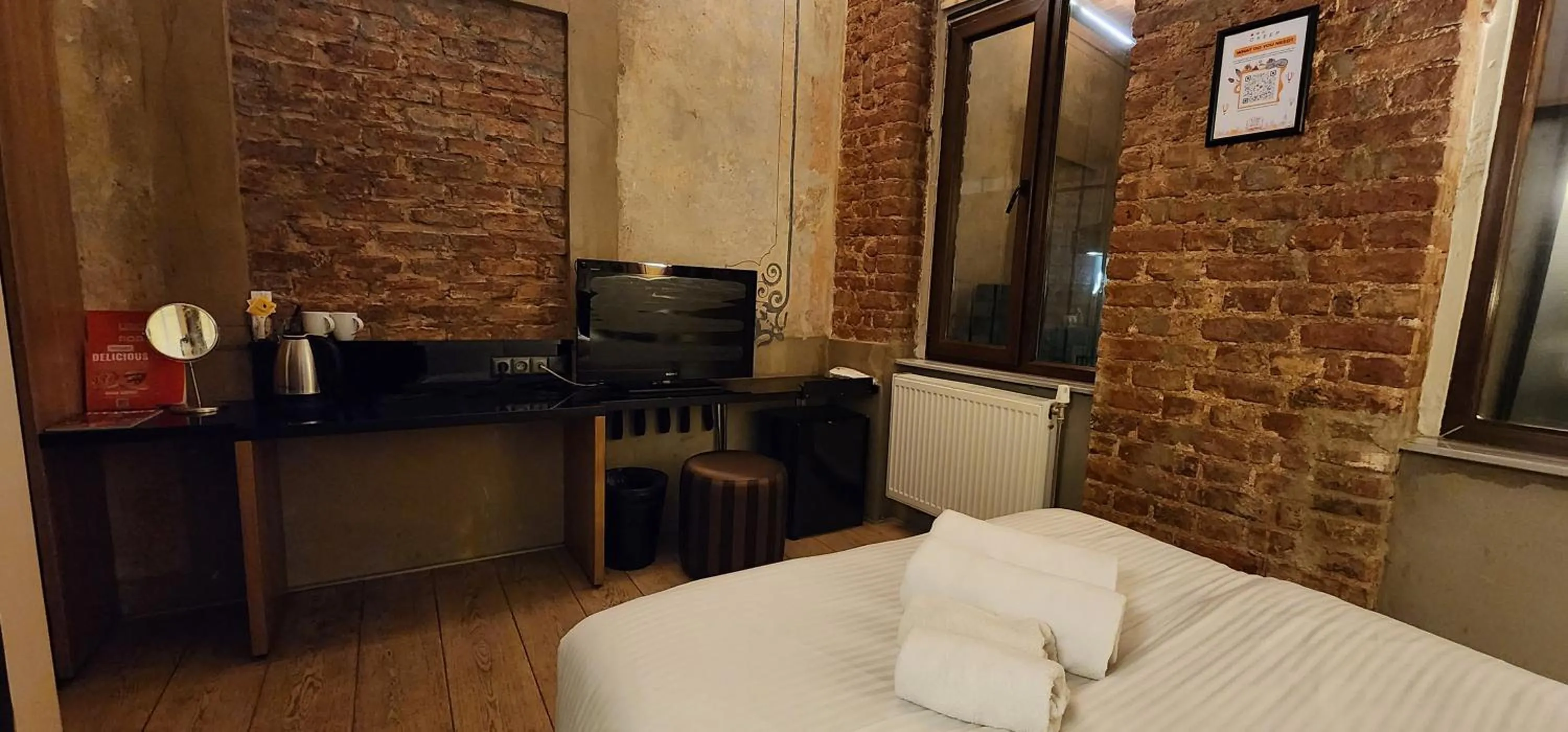 TV and multimedia, Bed in Taksim Galata Tower, Rooms Galata Historical Hotel