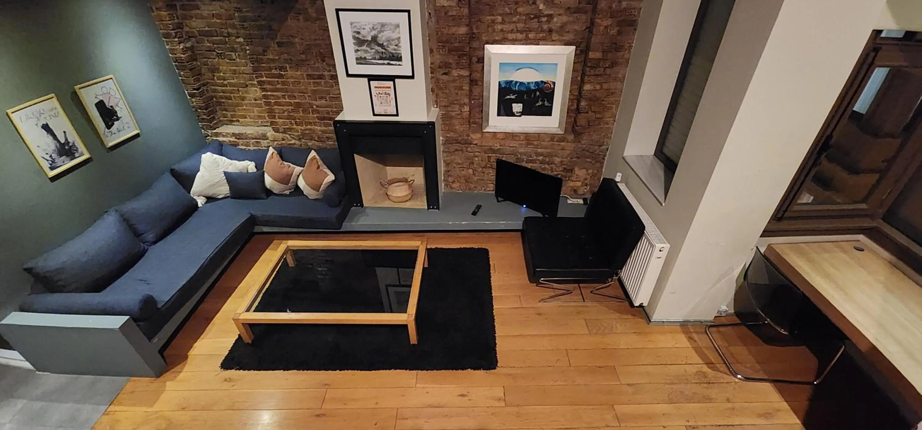 TV and multimedia in Taksim Galata Tower, Rooms Galata Historical Hotel