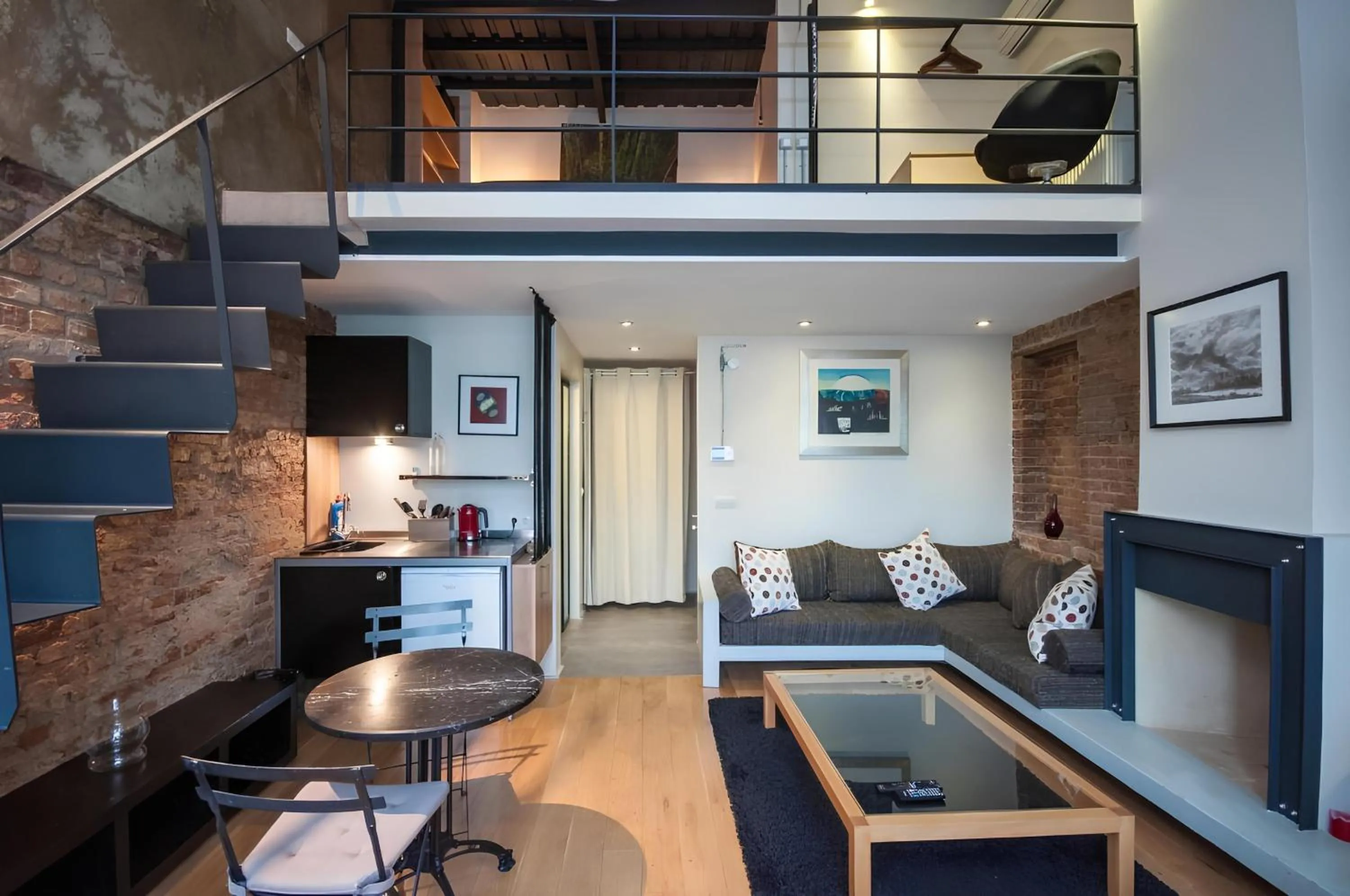 Kitchen or kitchenette in Taksim Galata Tower, Rooms Galata Historical Hotel