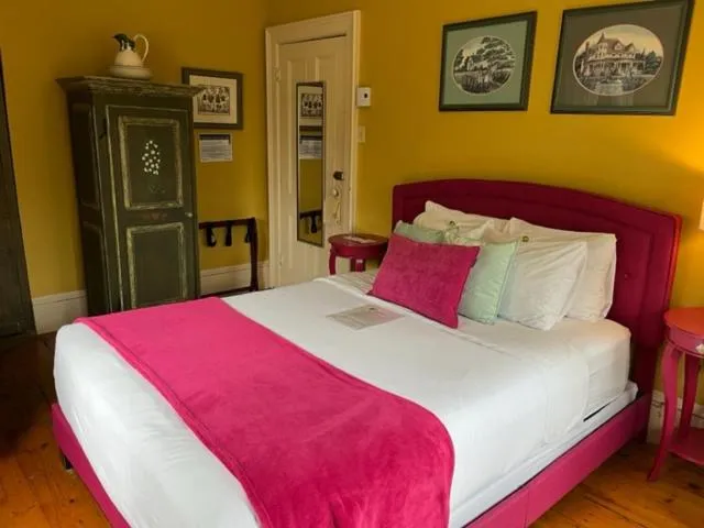 Bed in La Belle Victorienne