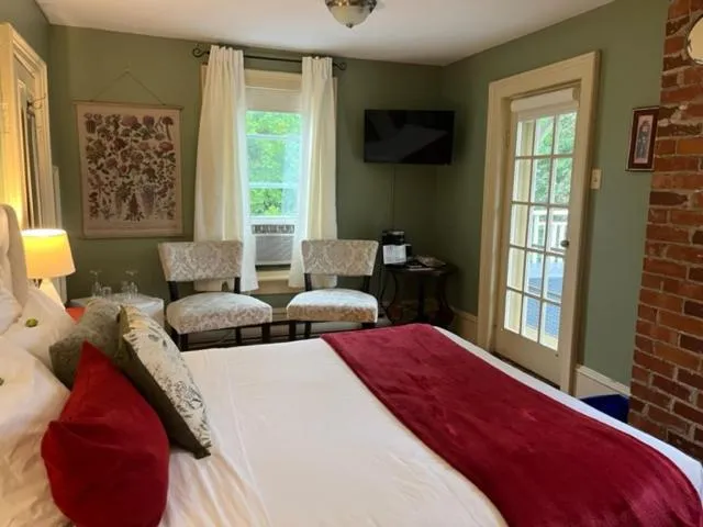 Bed in La Belle Victorienne