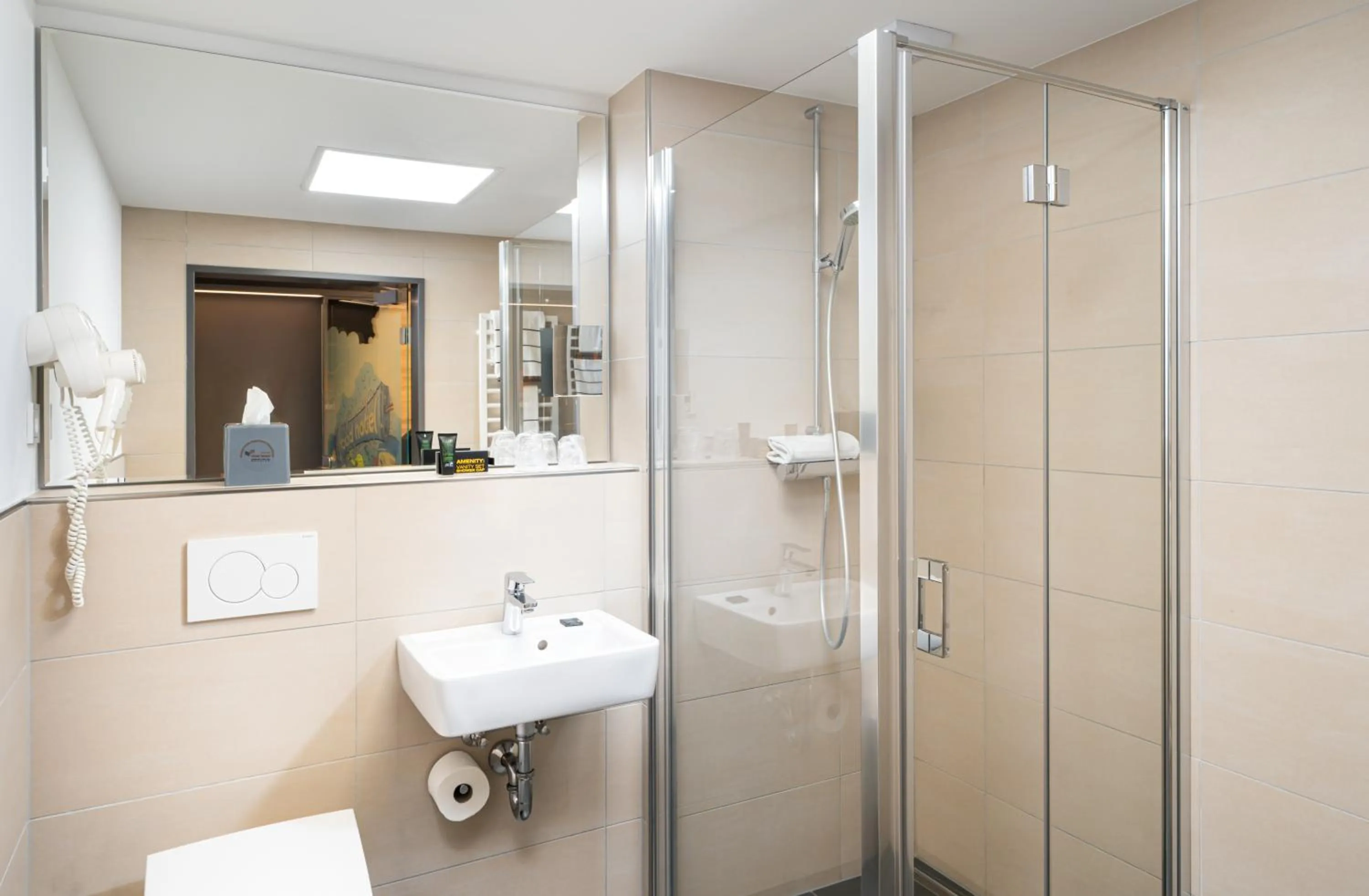 Shower in Food Hotel