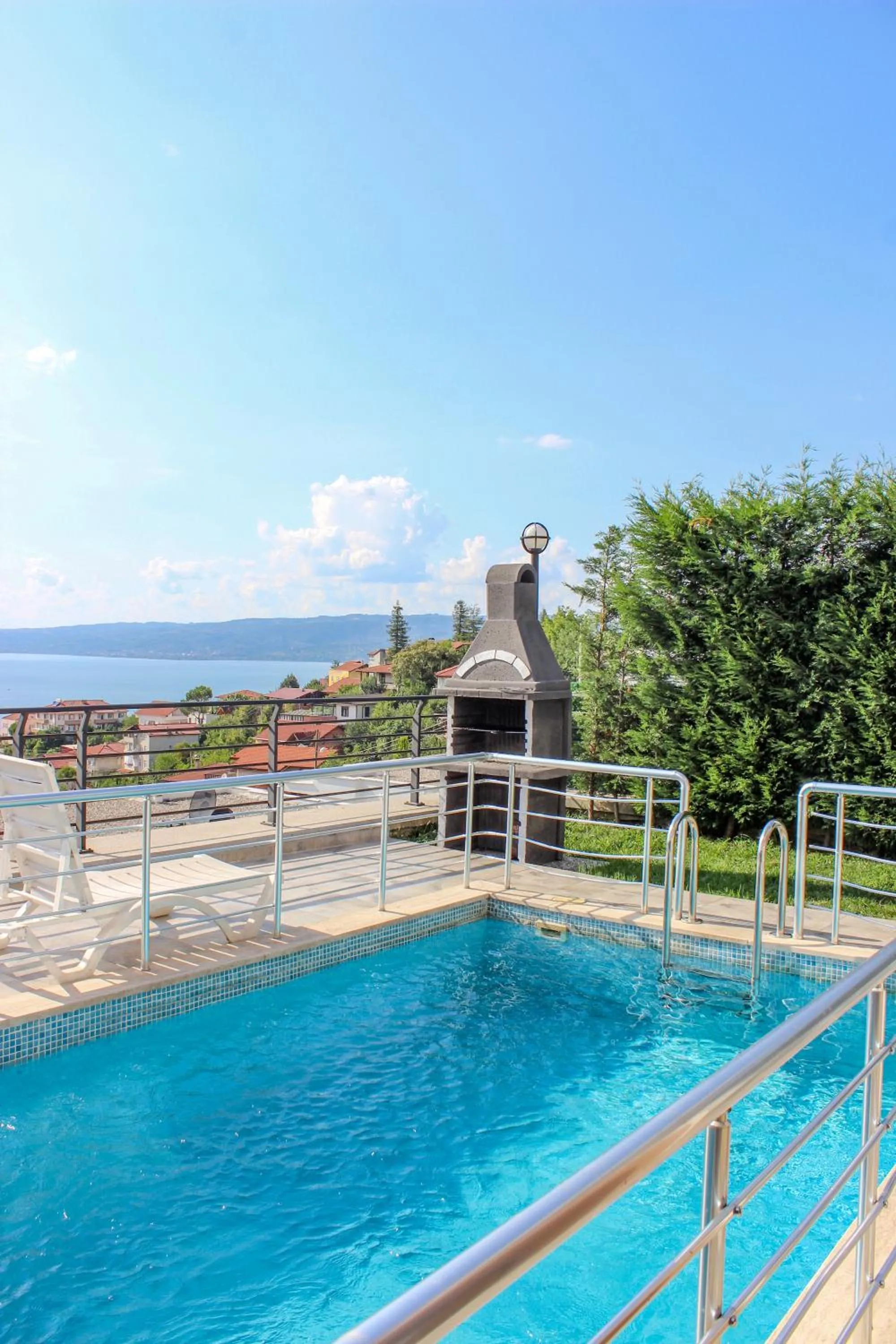 Swimming pool in Sawsana Villalari