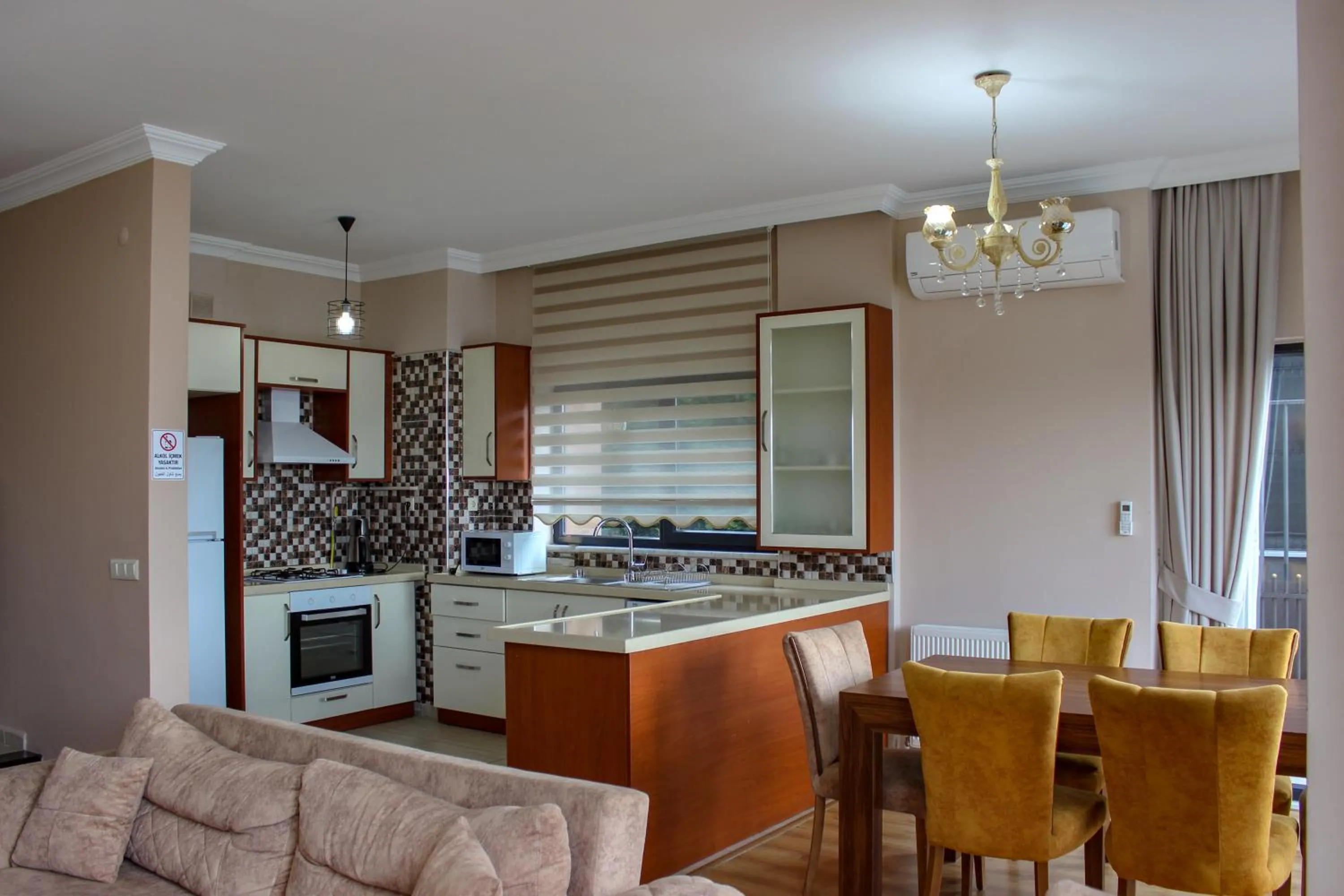 Kitchen or kitchenette in Sawsana Villalari