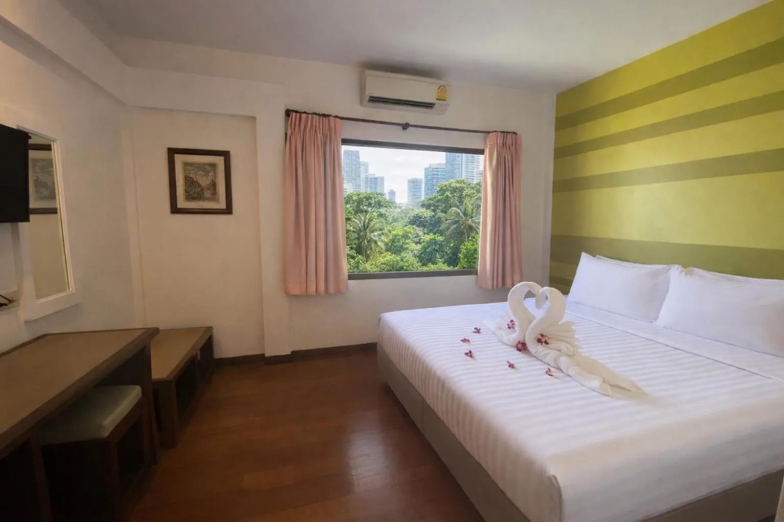 Bed in Woraburi Sukhumvit Hotel