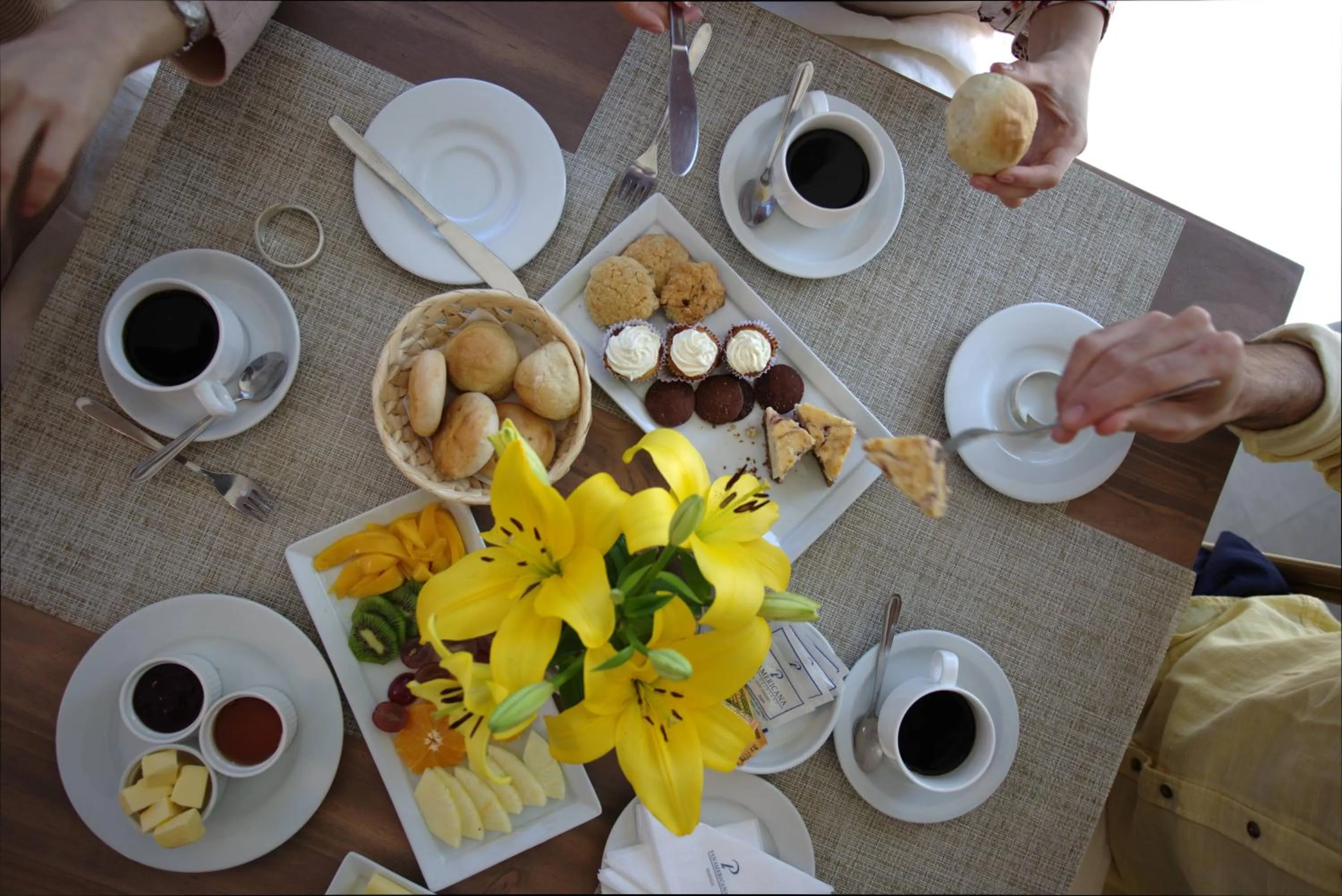 Restaurant/places to eat in Yachting Hotel Quintero