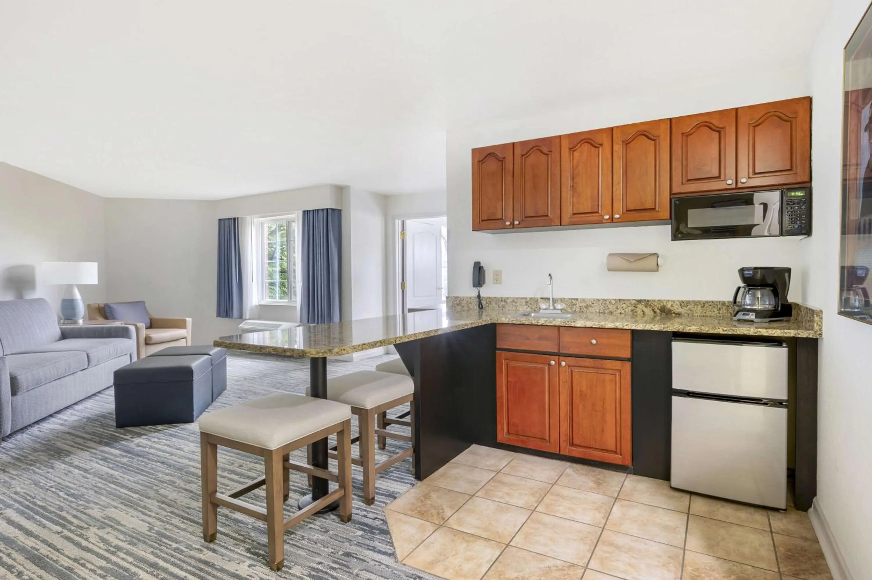 Photo of the whole room in Hilton Vacation Club Varsity Club South Bend, IN