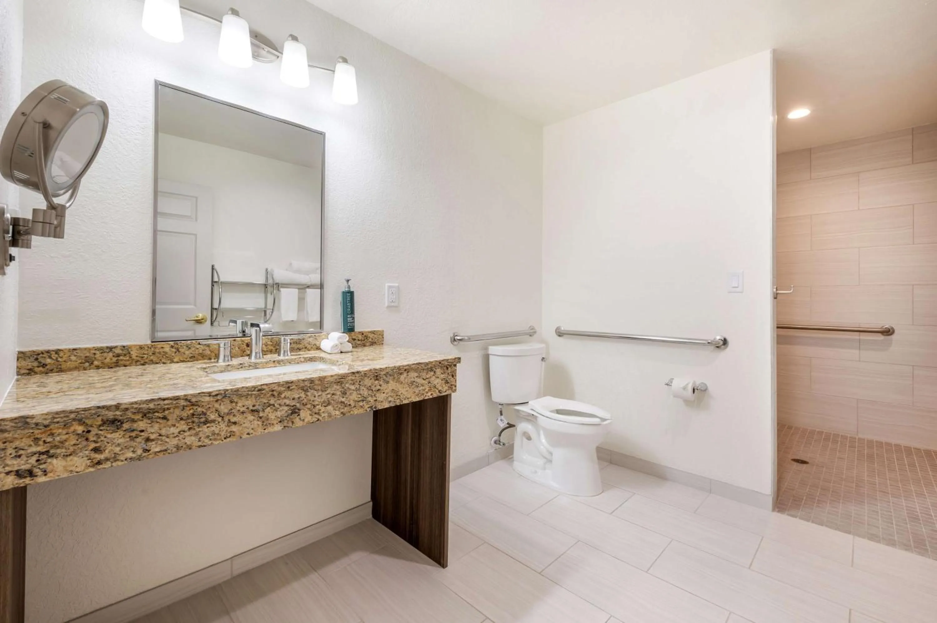 Bathroom in Hilton Vacation Club Varsity Club South Bend, IN