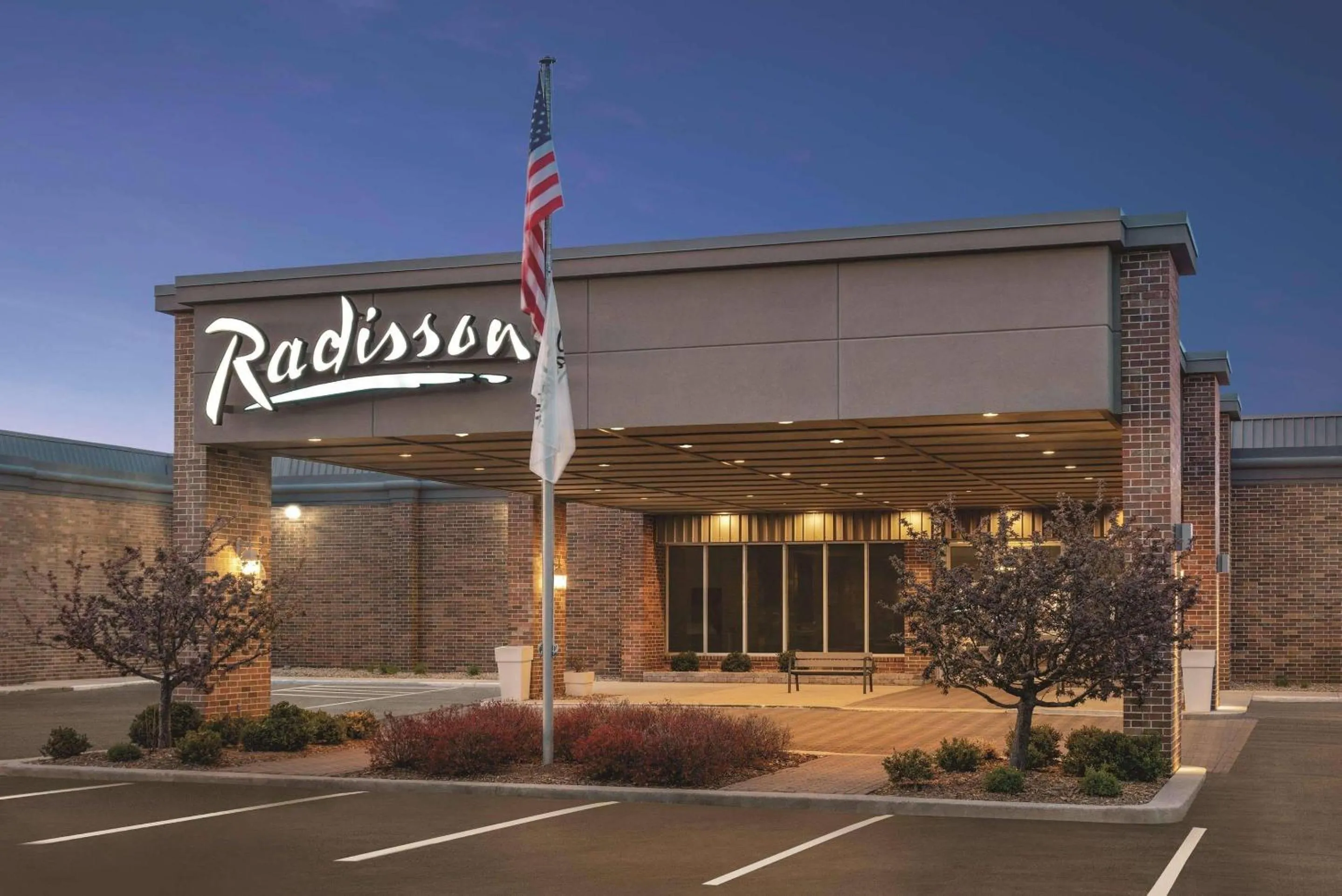 Property building in Radisson Hotel and Conference Center Fond du Lac