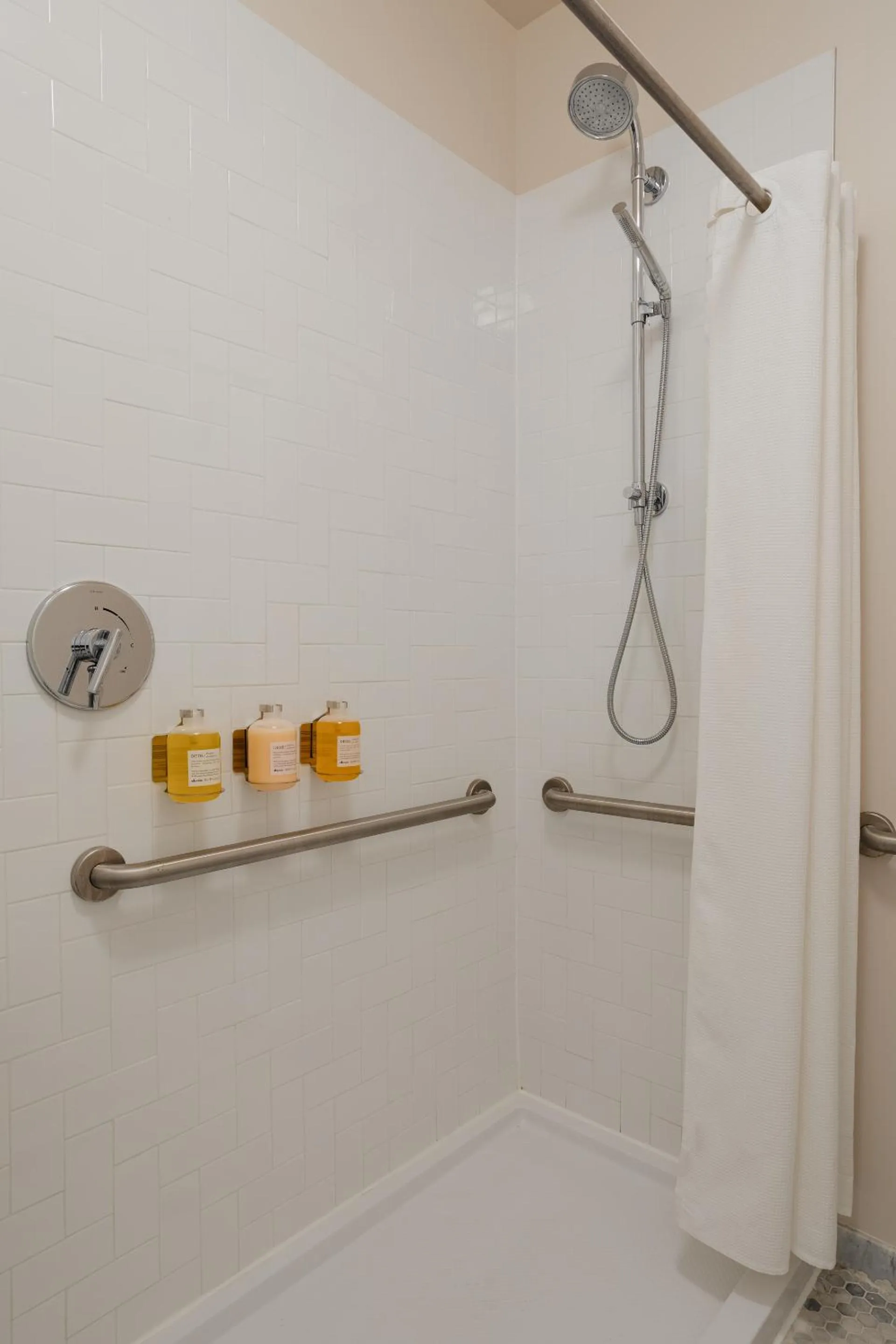 Shower in FOUND Hotel Chicago River North