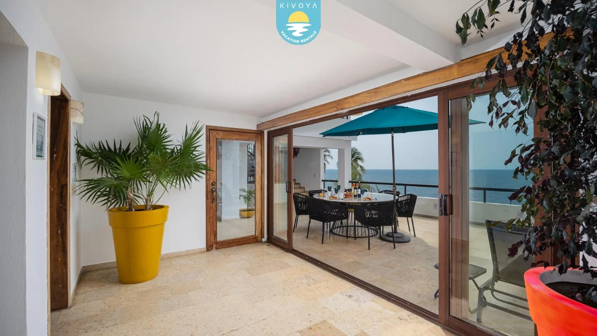 Balcony/Terrace in Casa Bahía Linda by Kivoya