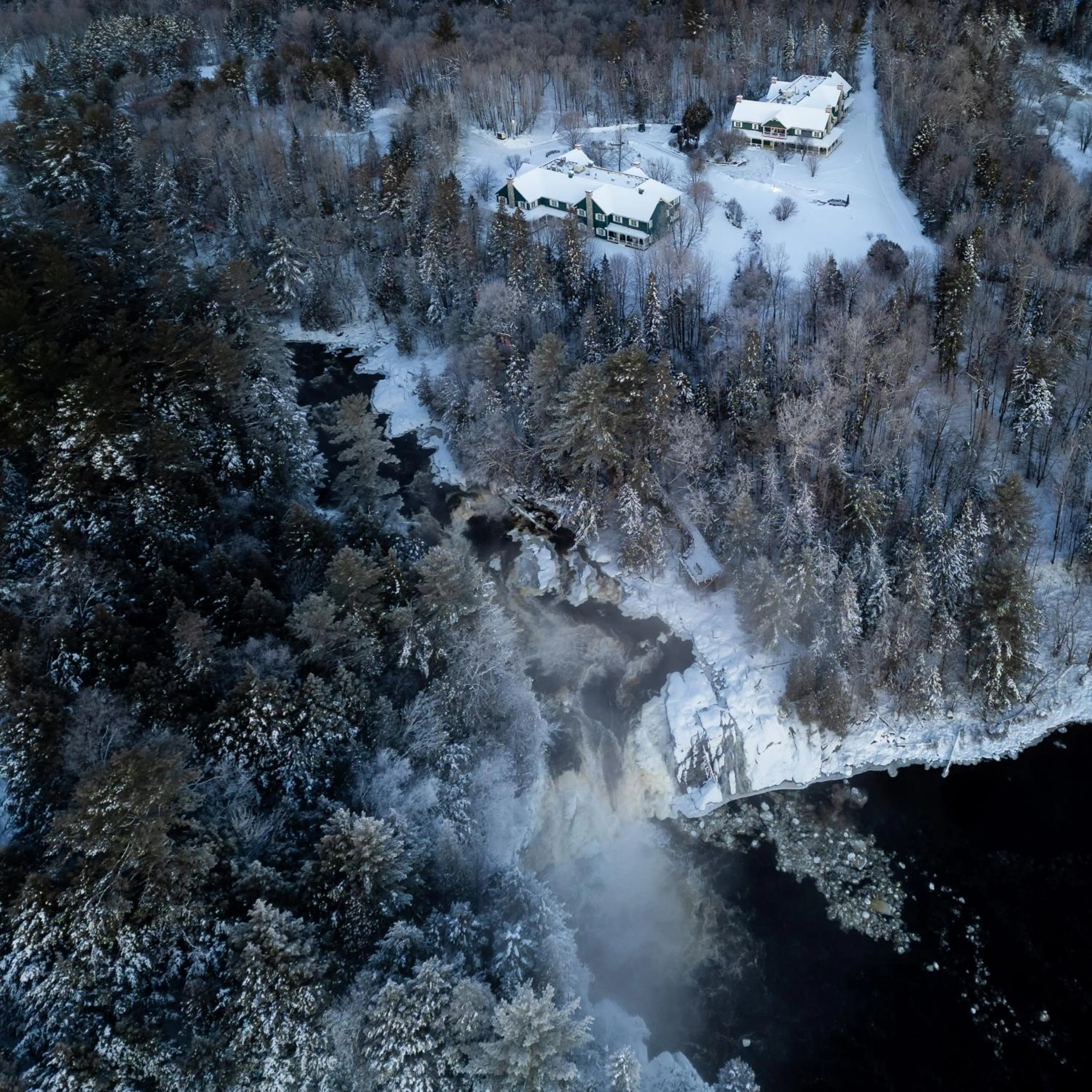 Property building in Le Baluchon Éco-villégiature