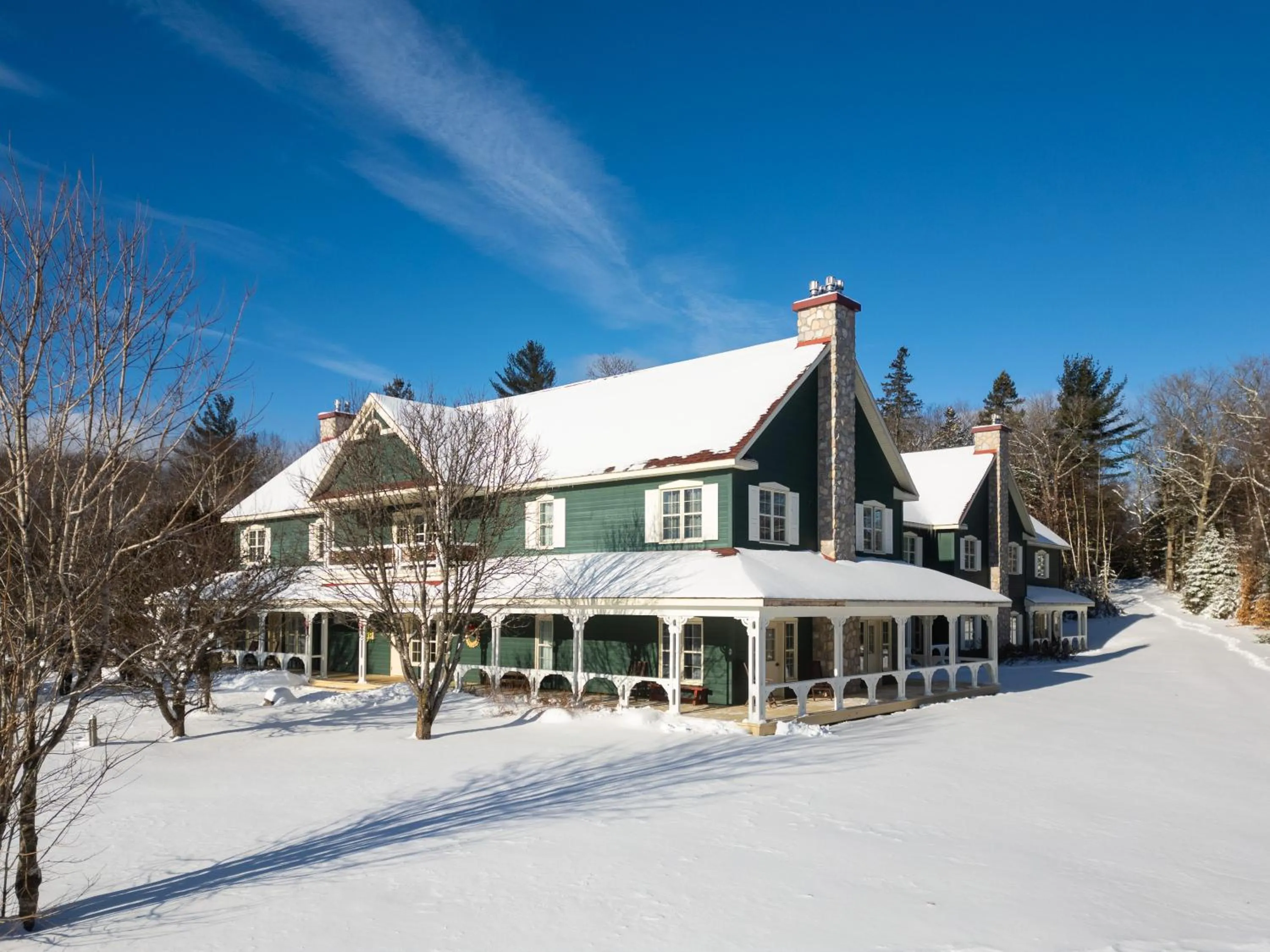 Property building in Le Baluchon Éco-villégiature