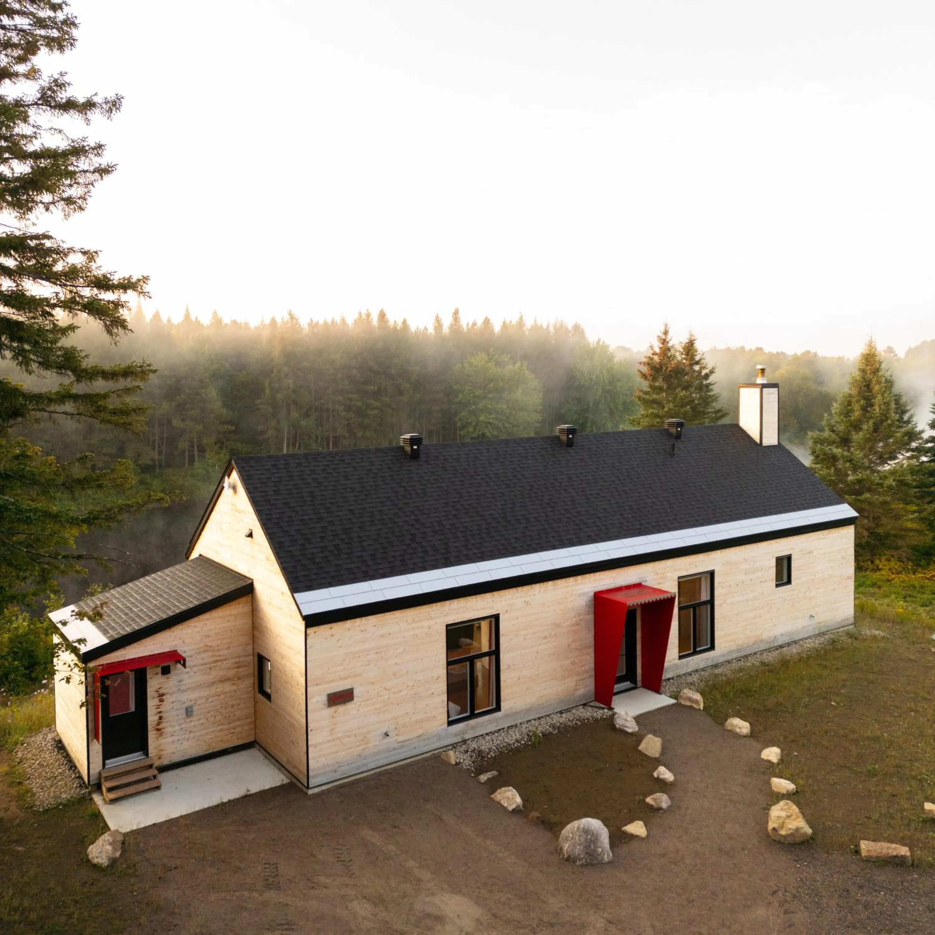 Facade/entrance in Le Baluchon Éco-villégiature