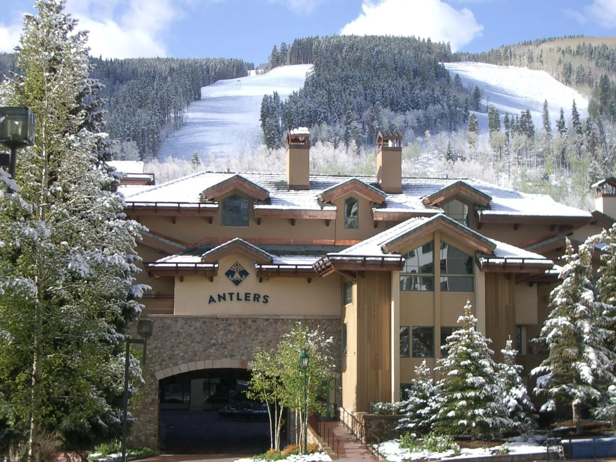 Facade/entrance in Antlers at Vail Resort