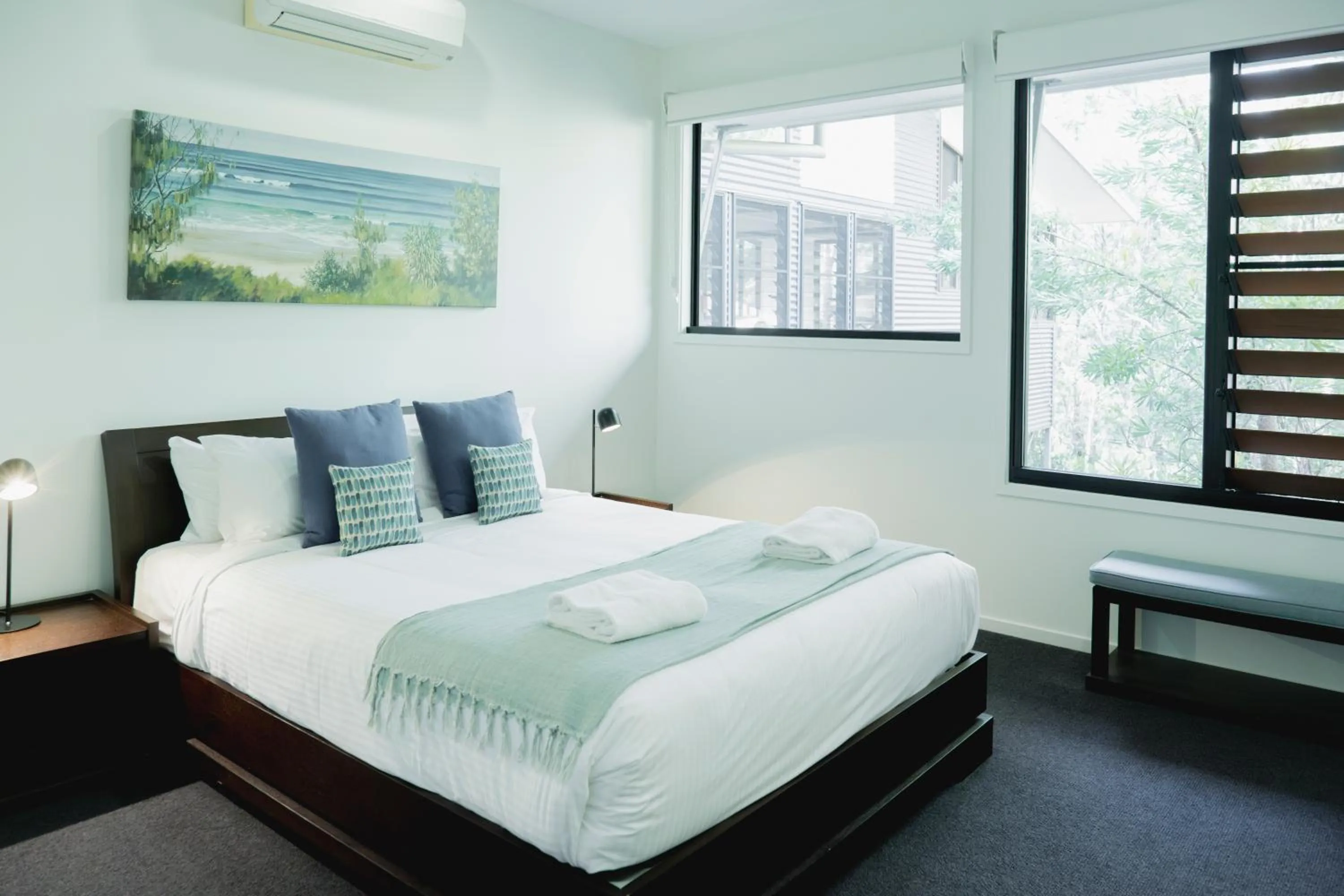 Bed in Beach Road Holiday Homes