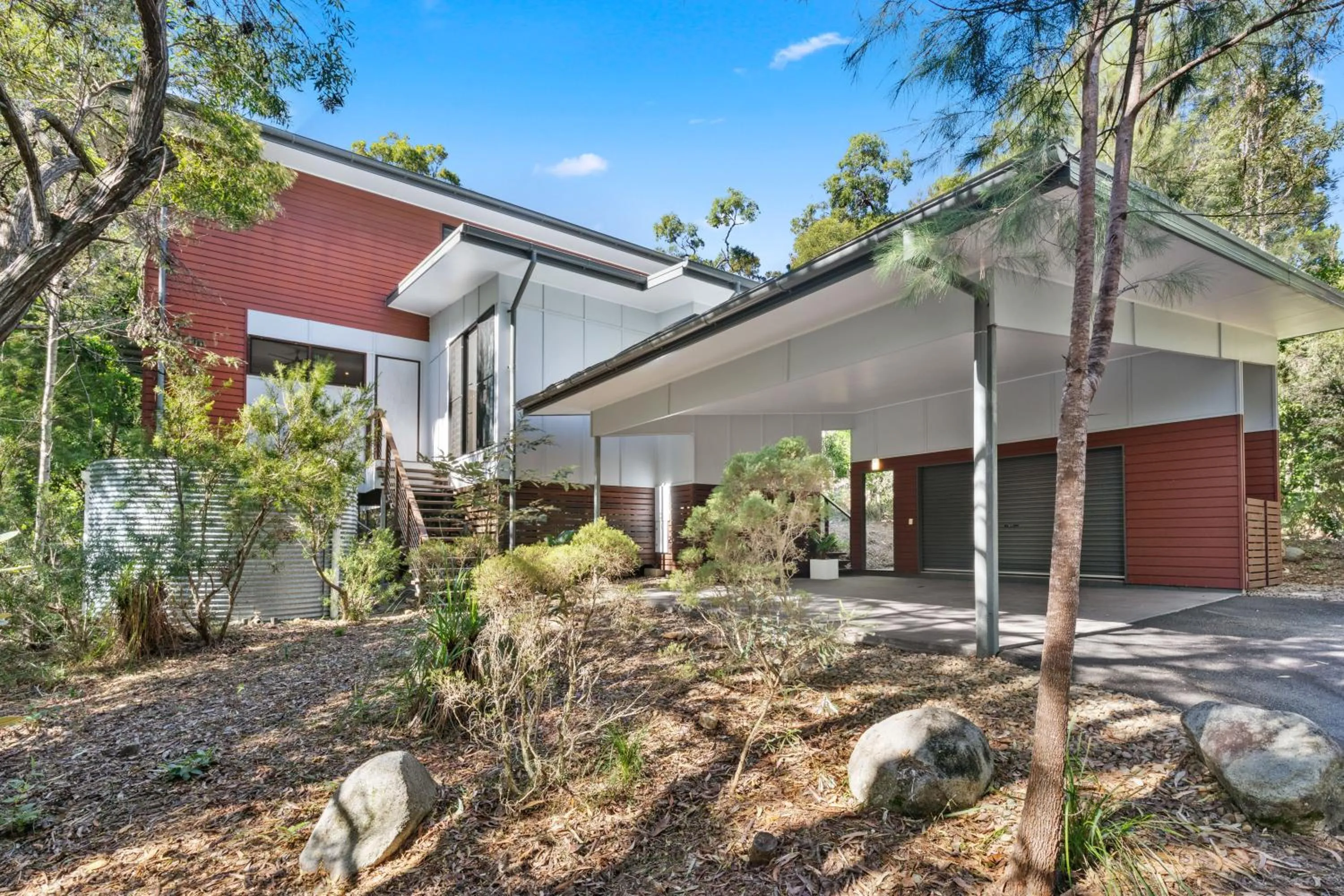 Property building in Beach Road Holiday Homes