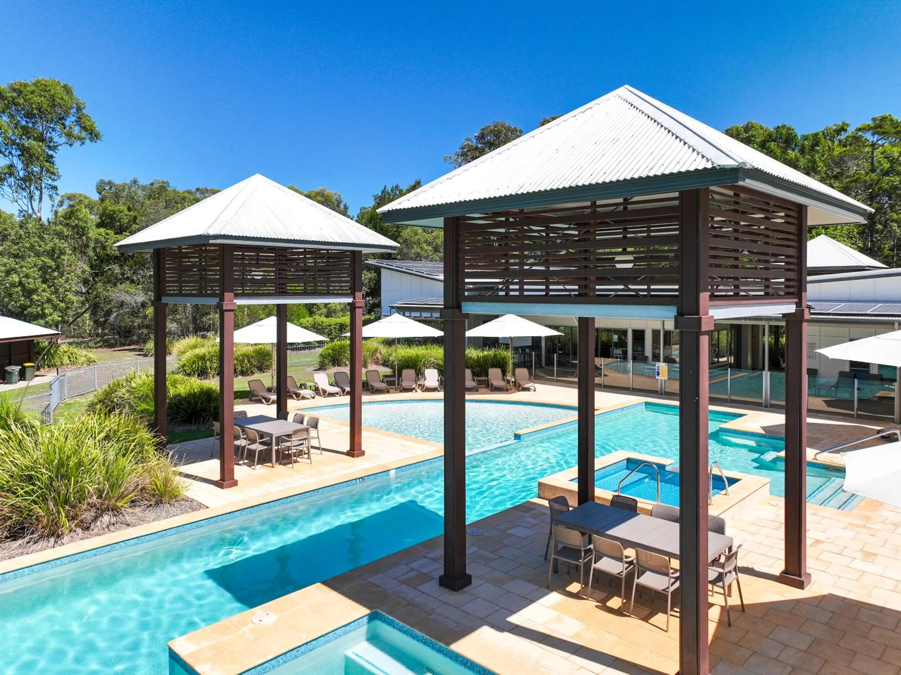 Swimming pool in Beach Road Holiday Homes