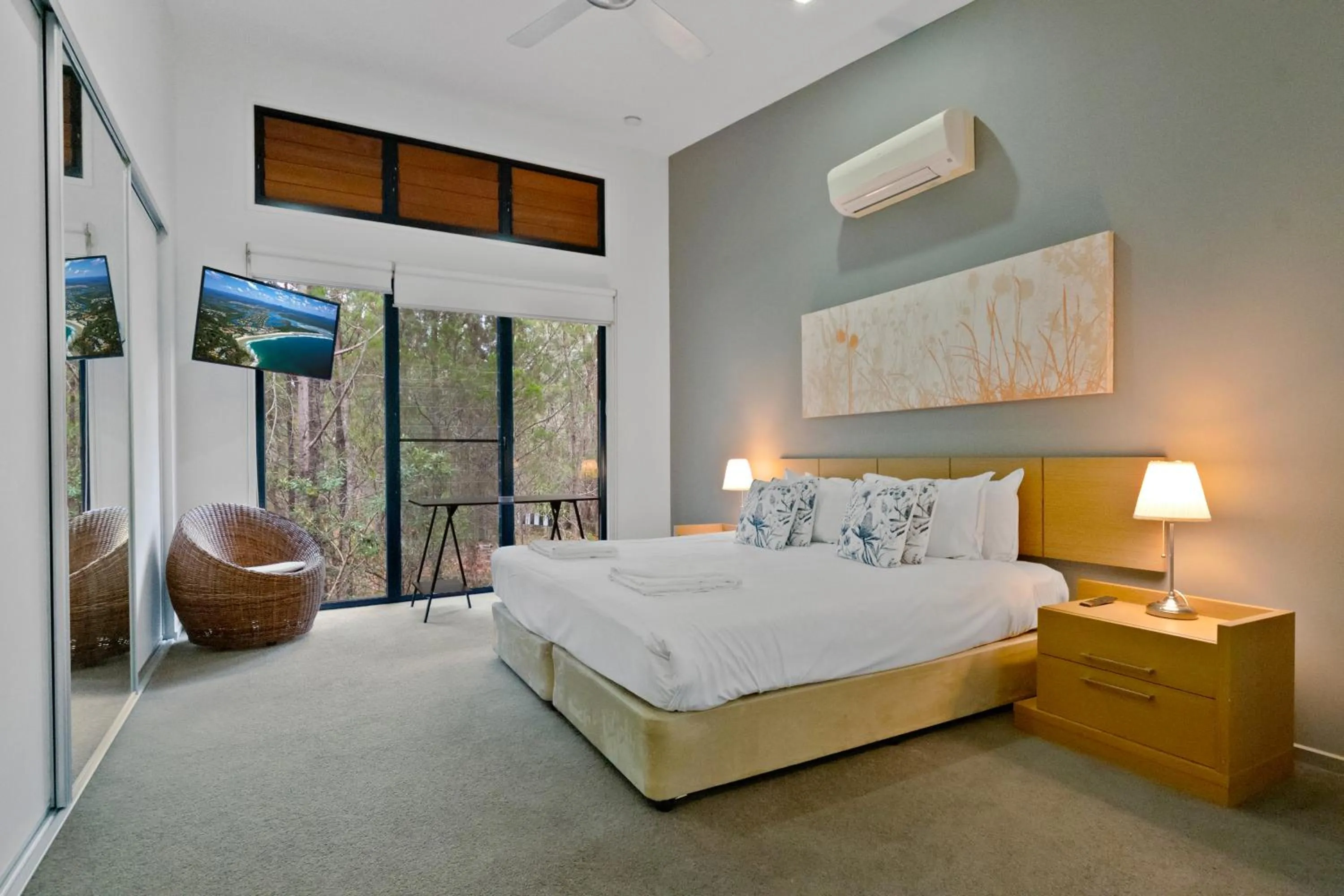 Bed in Beach Road Holiday Homes