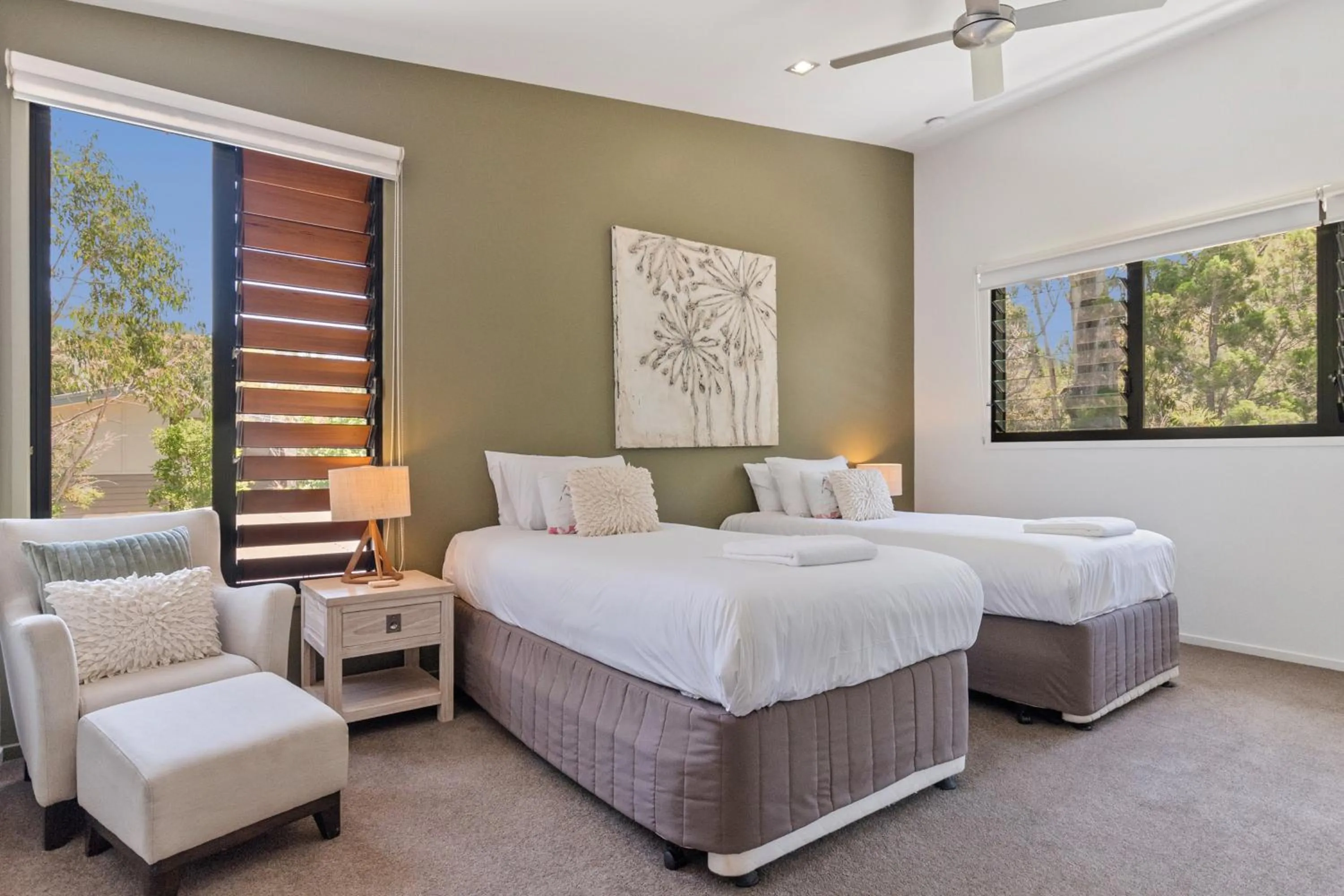 Bed in Beach Road Holiday Homes