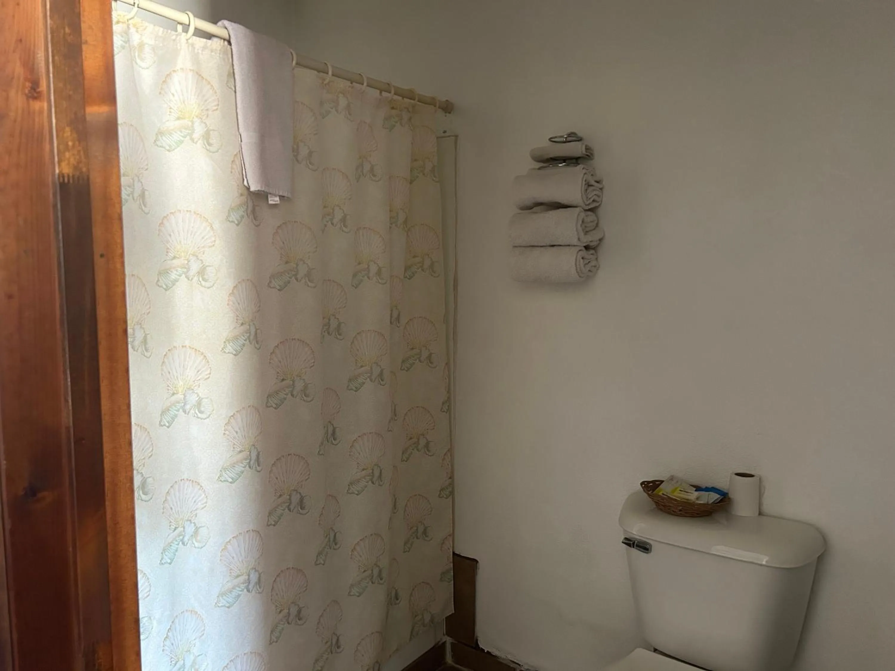 Bathroom in Oregon Trail Motel By Townhouse Ontario OR