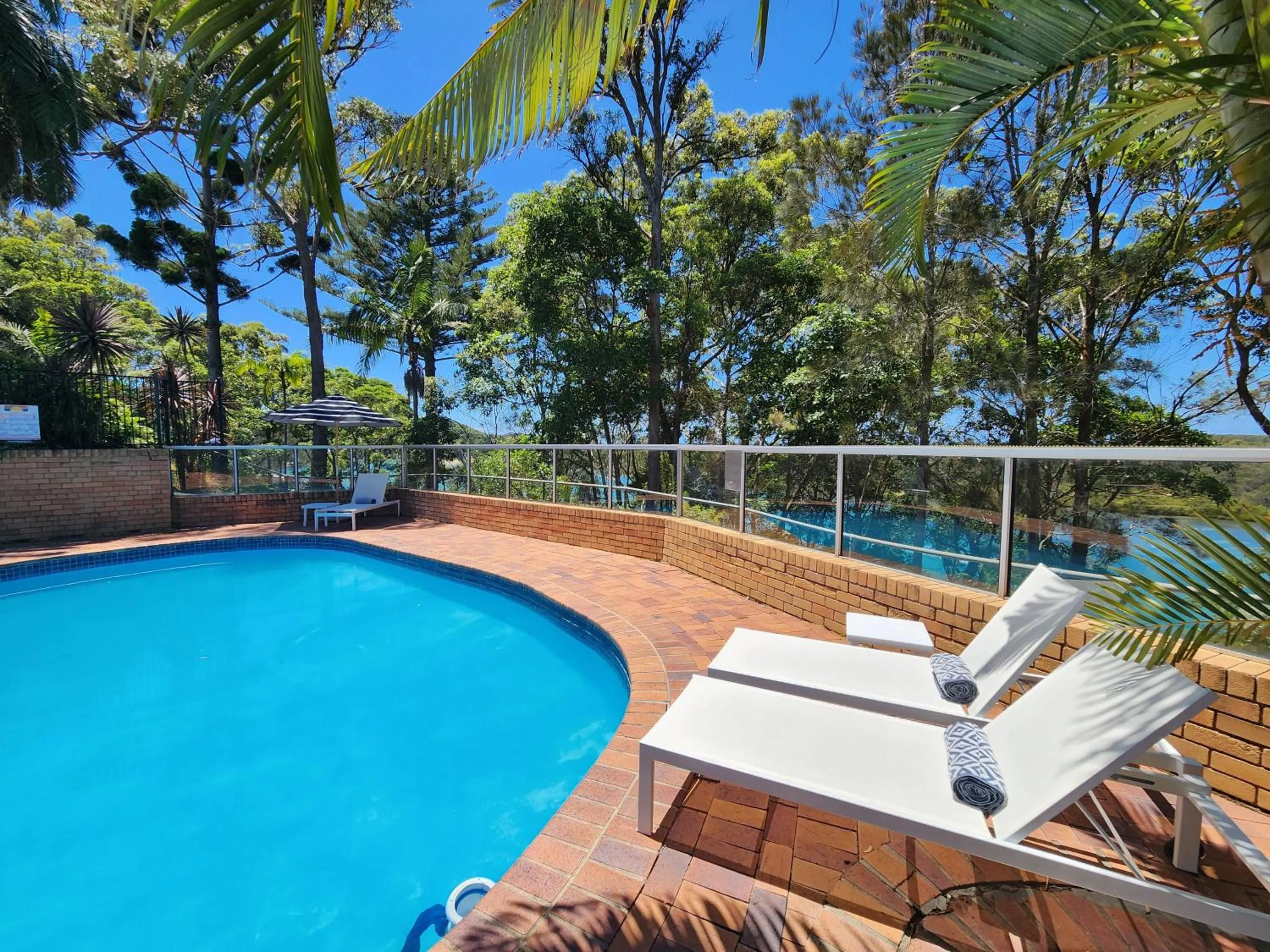 Swimming pool in Motel Miramar