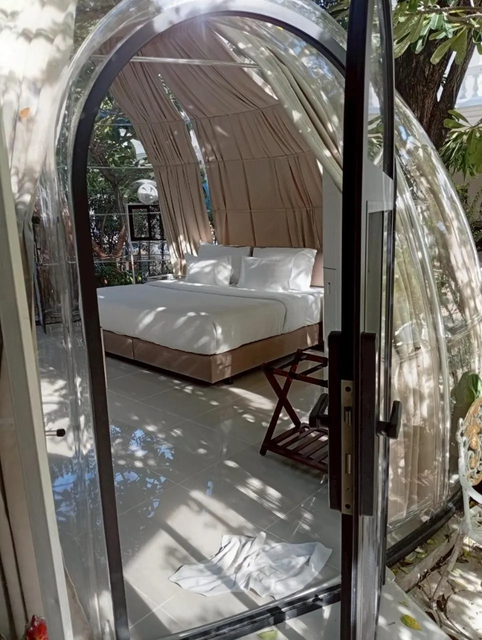 V20 Boutique Jacuzzi Hotel